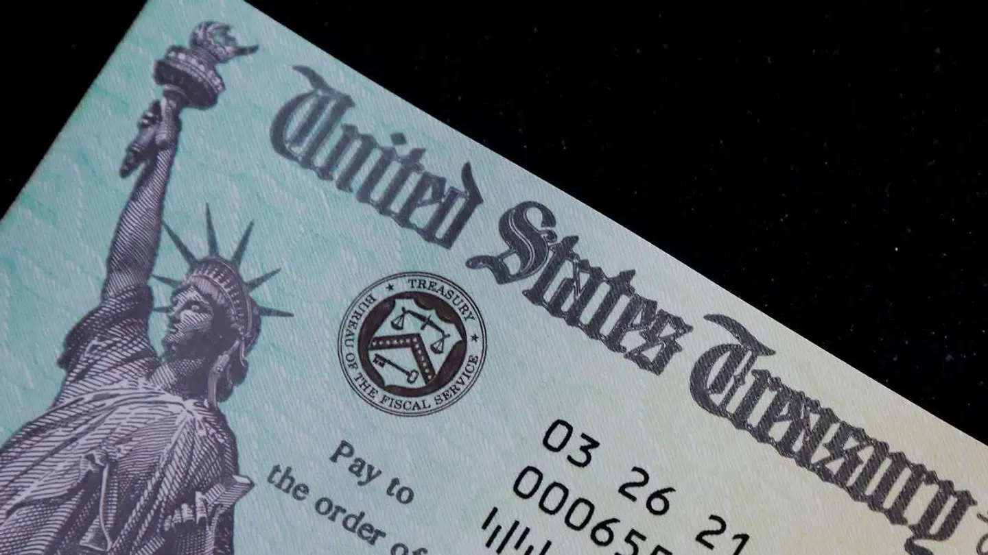 I marts blev den seneste hjælpecheck på 1.400 dollar sendt ud til de amerikanske husholdninger. Resultatet var et af de største månedlige underskud nogensinde.