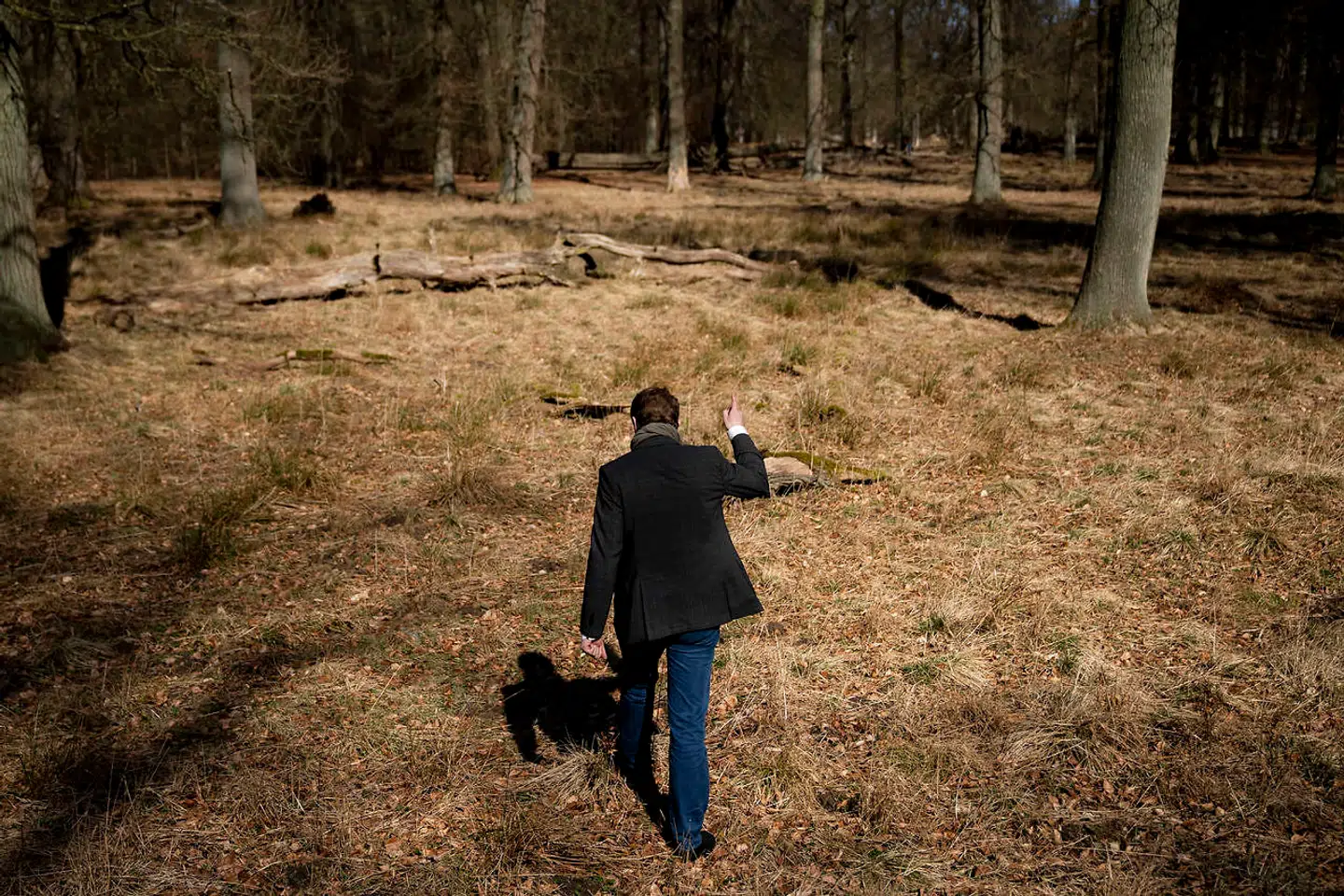 »Det mystiske oplever jeg ved, at der er en styrke i, at man ikke præcist kan sige, »her begynder det«. At der er en myte, der fortaber sig i det dunkle, i disen,« siger Morten Messerschmidt.
