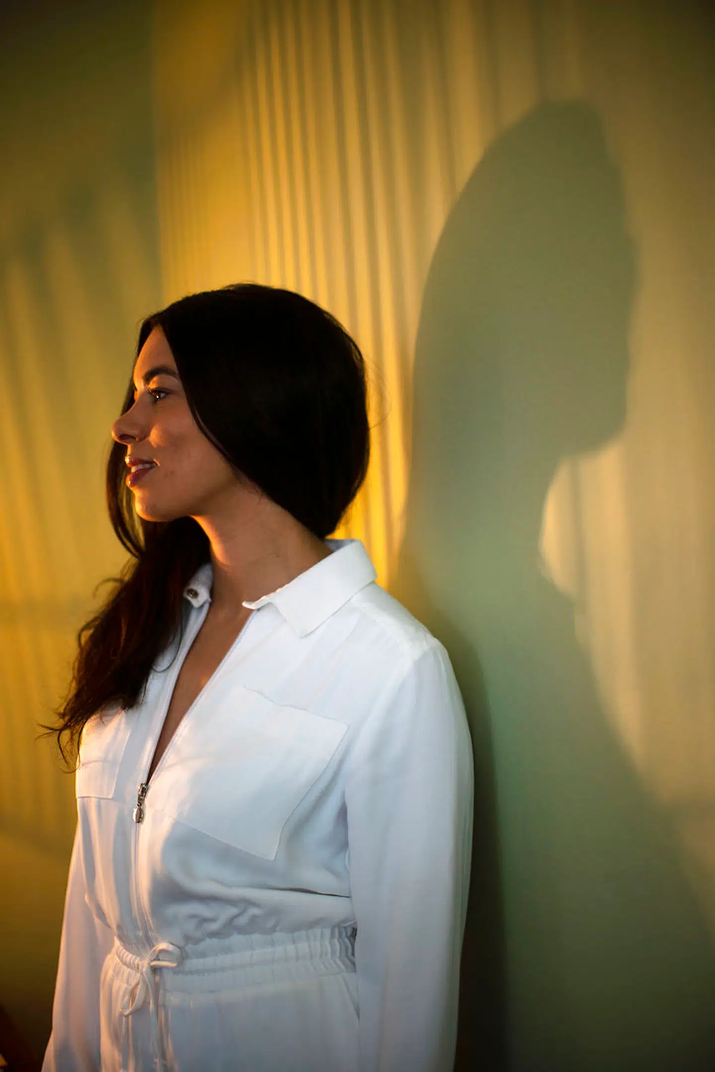 Isabel Christensen husker følelsen af fra en ung alder, at få grænseoverskridende spørgsmål om sin far, Jarl Friis-Mikkelsen, og deres privatliv.