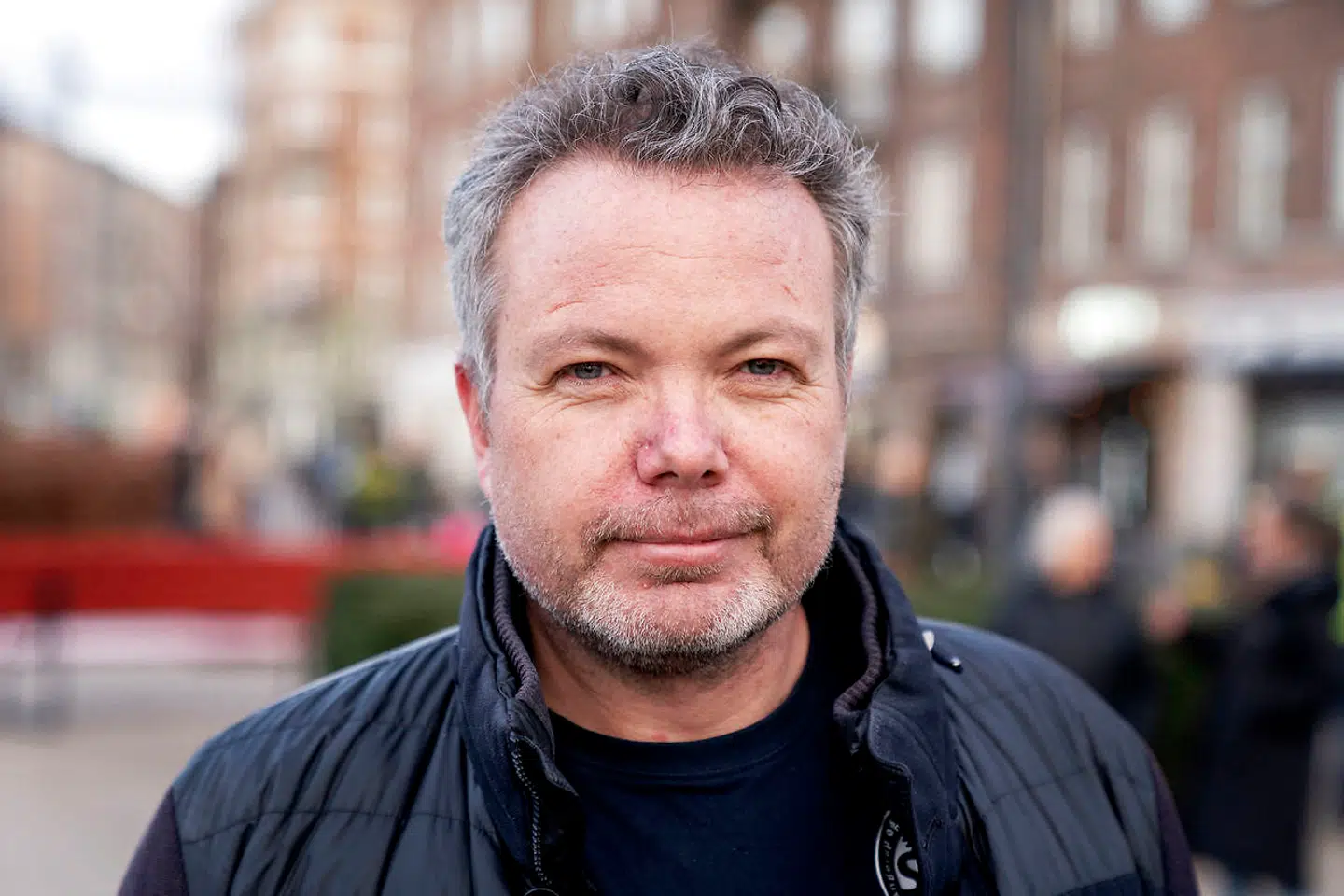 Musikeren Rasmus Nøhr forklarer, at han har mistet adskillige bookinger på baggrund af sine holdninger til coronavirus.