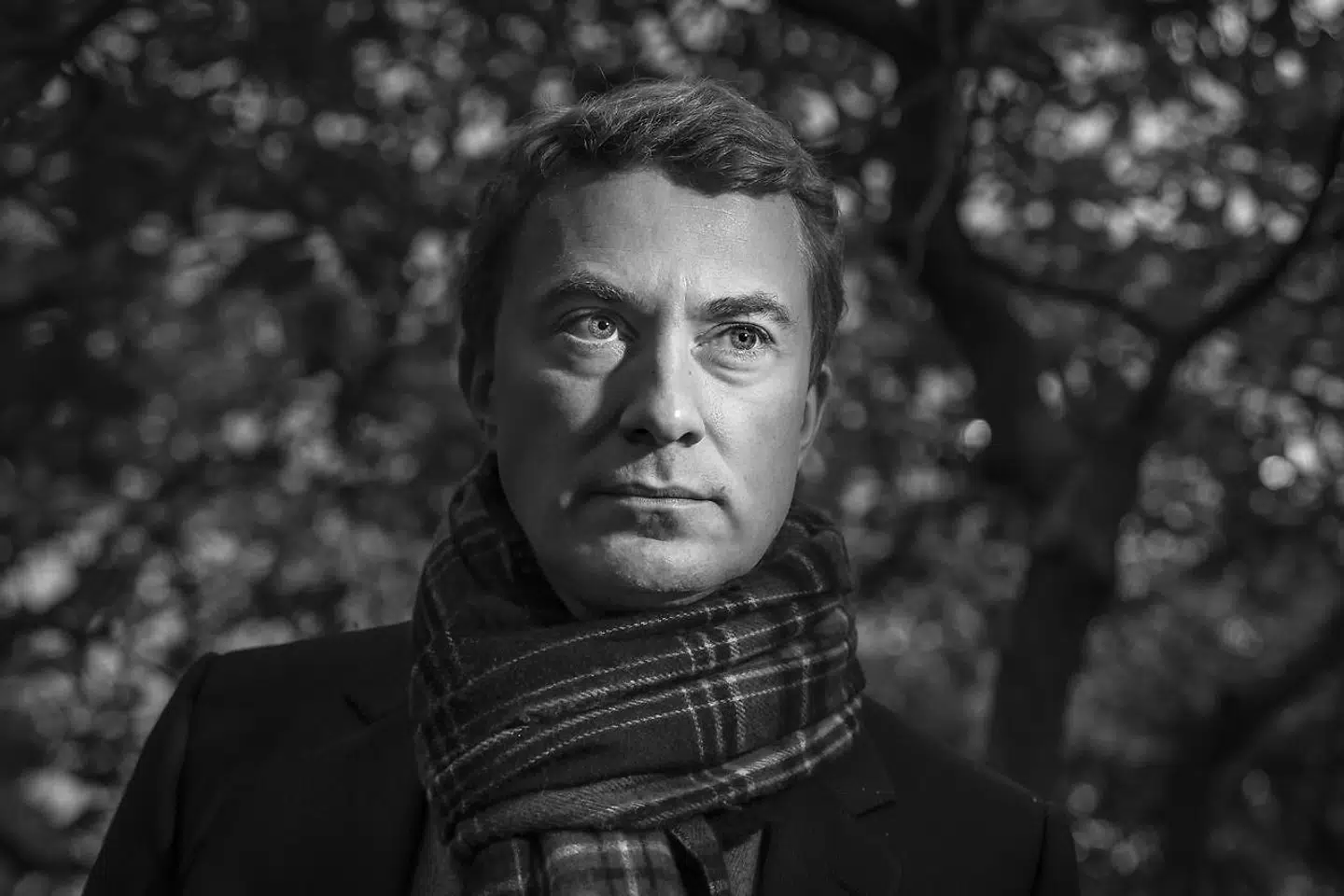 »Vi bør alle smide fordommene og læse den,« skriver Peter Nedergaard om Morten Messerschmidts nye bog om kristendommen.