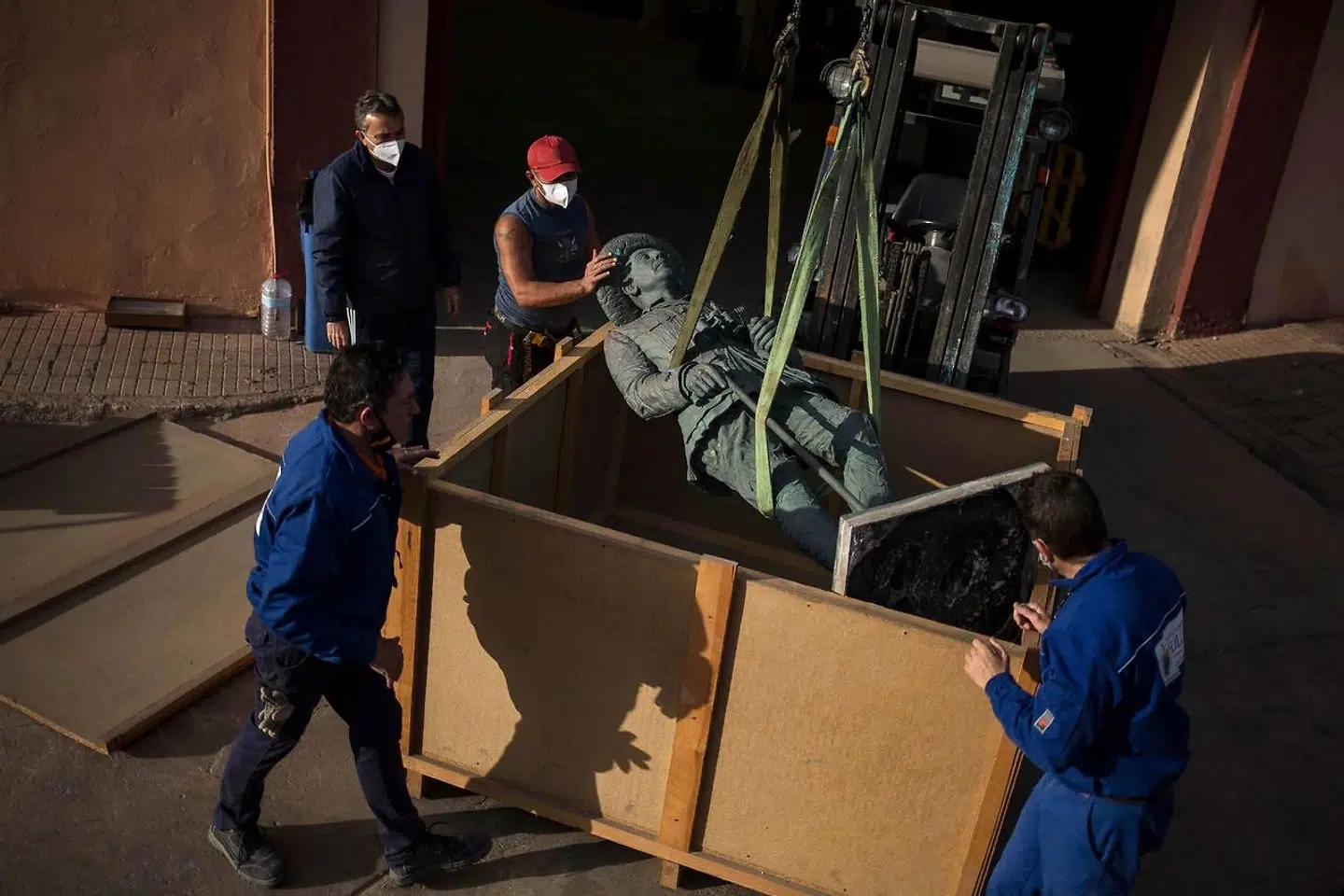 I februar 2021 blev en statue af Spaniens tidligere hersker, Francisco Franco, fjernet fra sin piedestal i Spaniens nordafrikanske enklave Melilla.