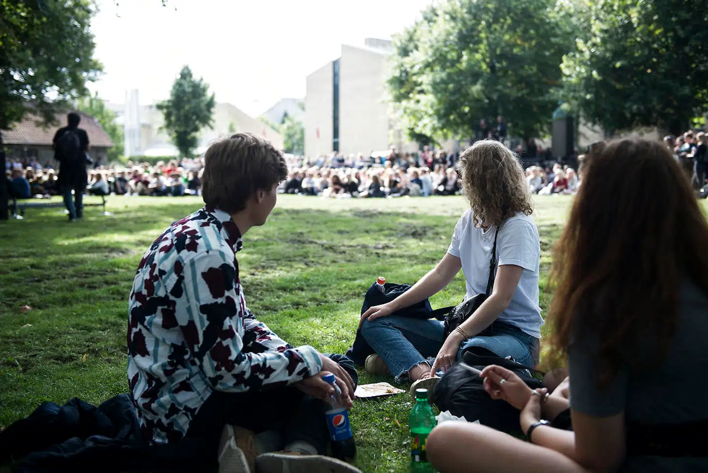 »Hvad har jeg opgivet, der kan retfærdiggøre mine klager, når andre må gå fra hus og hjem? Fester, rejser og ungdomsliv?« skriver Cille Hald Egholm.