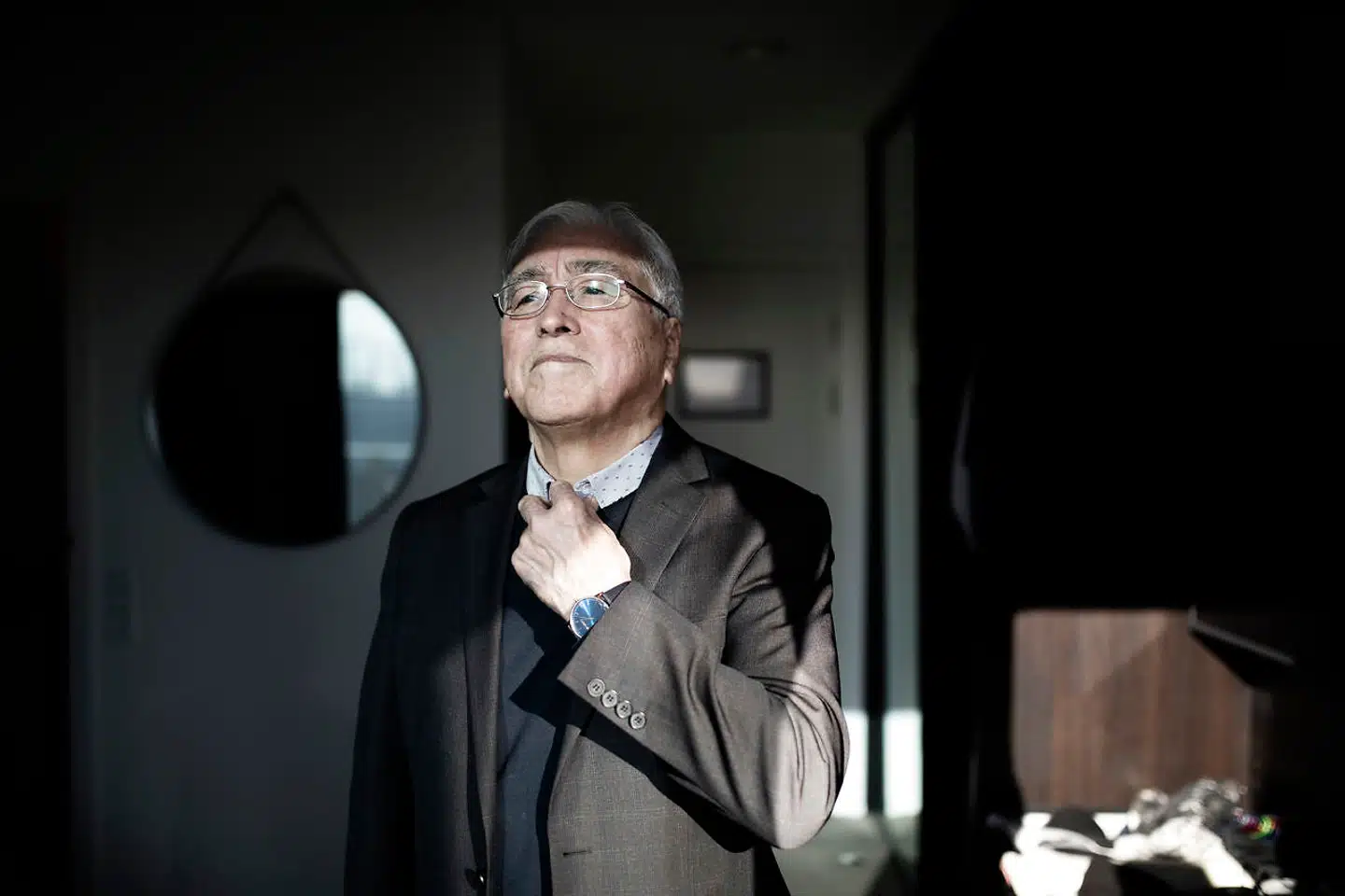 »Jo, jeg har ændret mig. Vi har som folk opnået det højeste selvstyre, vi overhovedet kan opnå i forhold til andre såkaldte oprindelige folk, andre tidligere koloniserede folk. Det skal ikke stoppes af nogle populistiske drømme om en stat, der hedder Grønland,« siger Aqqaluk Lynge, der er en af grundlæggerne af det grønlandske politiske parti Inuit Ataqatigiit (IA).