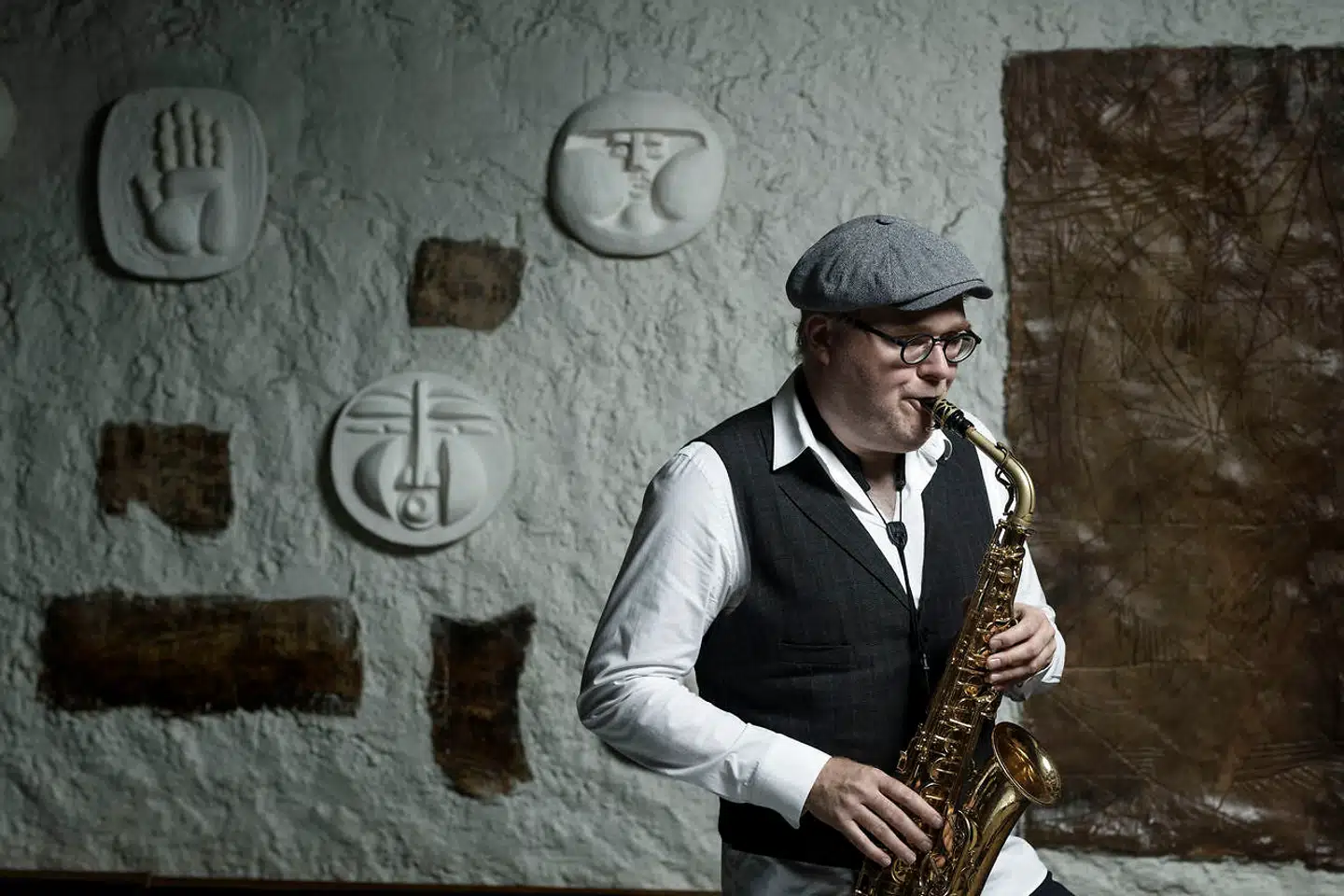 »Jeg har ikke fået penge af nogen eller er blevet betalt af nogen. Det er penge fra husholdningsbudgettet, der er gået til den annonce, fordi det var en måde til at få nogle mennesker i tale. Jeg tror grundlæggende, at folkestemningen er en anden, end mange politikere tror. Og jeg tror, politikkerne reagerer på folkestemninger i højere grad, end de tidligere gjorde,« siger Benjamin Koppel.