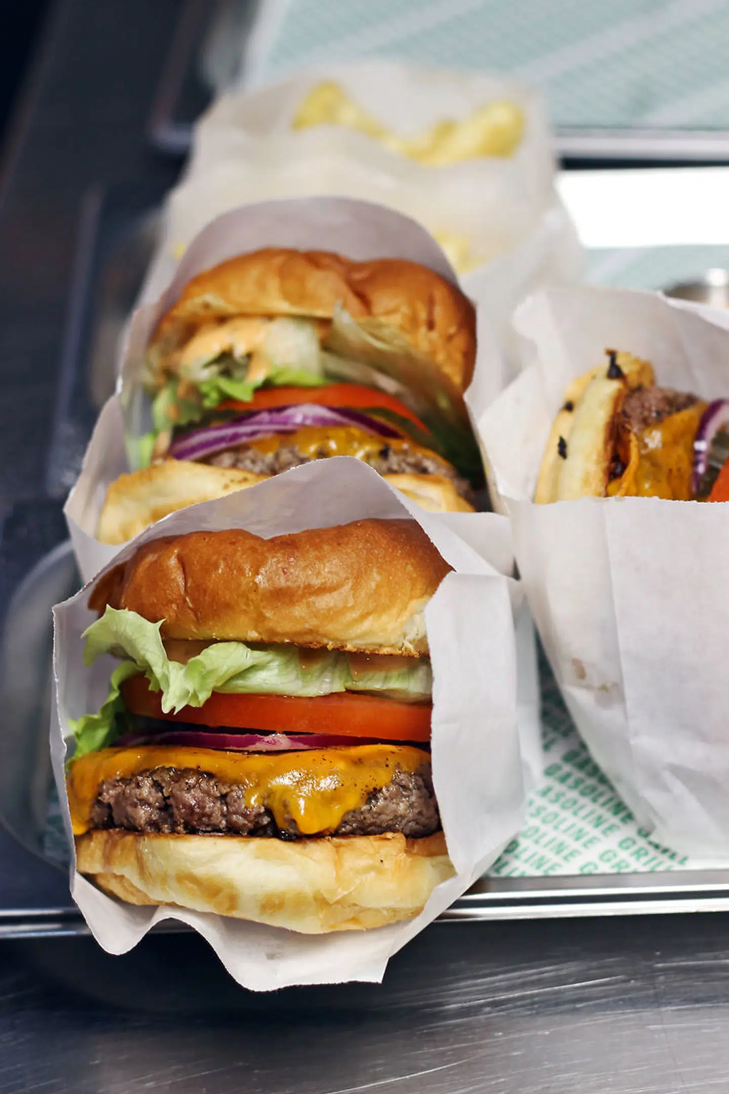 Det er den klassiske menu, man kan bestille på den nye Gasoline Grill i Hellerup.