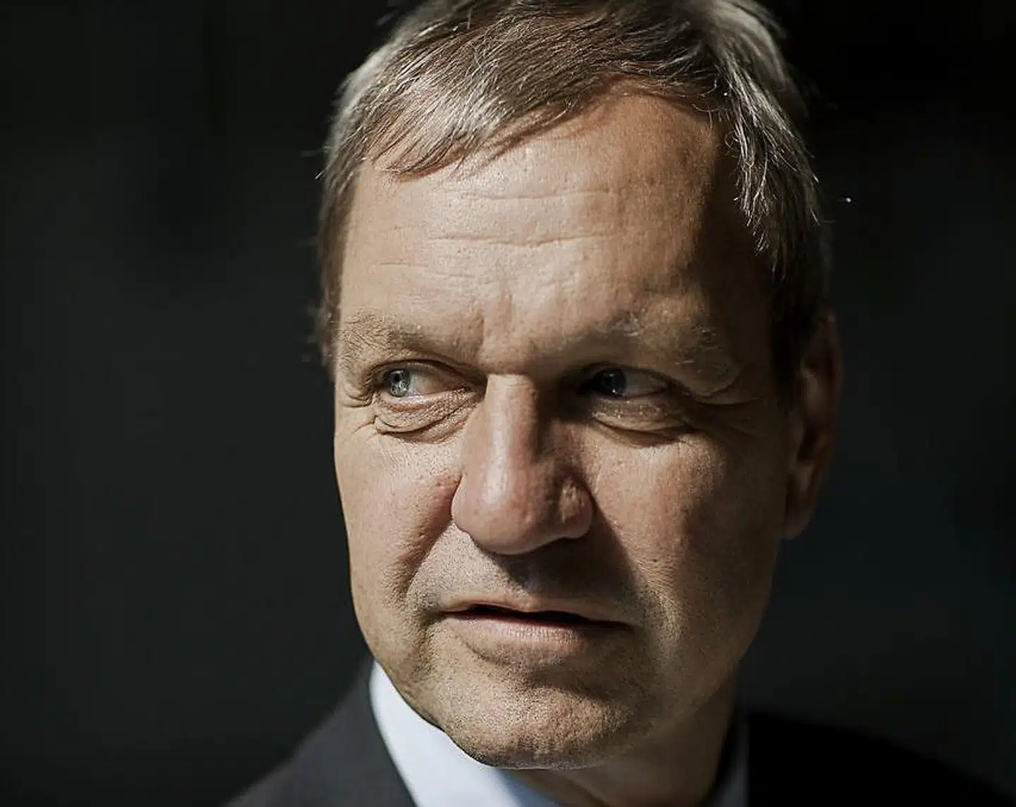 Erhvervsmanden Lars Thuesen købte på én og samme dag både en bank og et flyselskab.