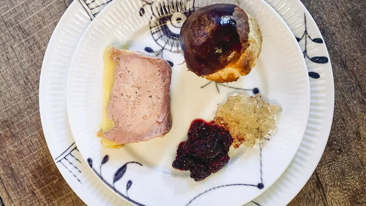 På Salon kan man hente en klassisk foie grasterrine som takeaway under kodeordet RAP.