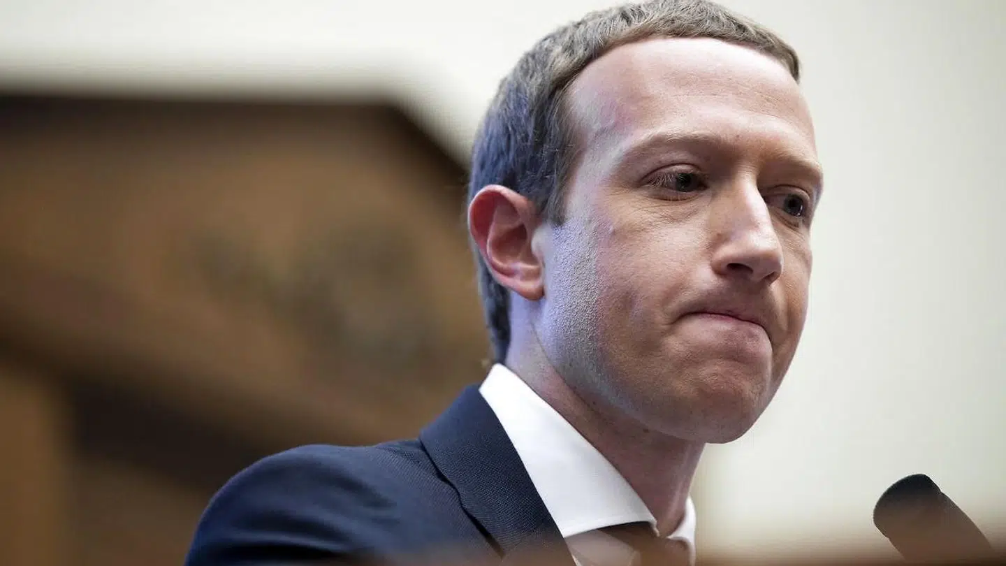 Facebook-topchef Mark Zuckerberg skal selv være blandt den fjerdedel af Facebooks daglige brugere, hvis personlige data er blevet suget ud af Facebooks systemer og lagt på nettet.