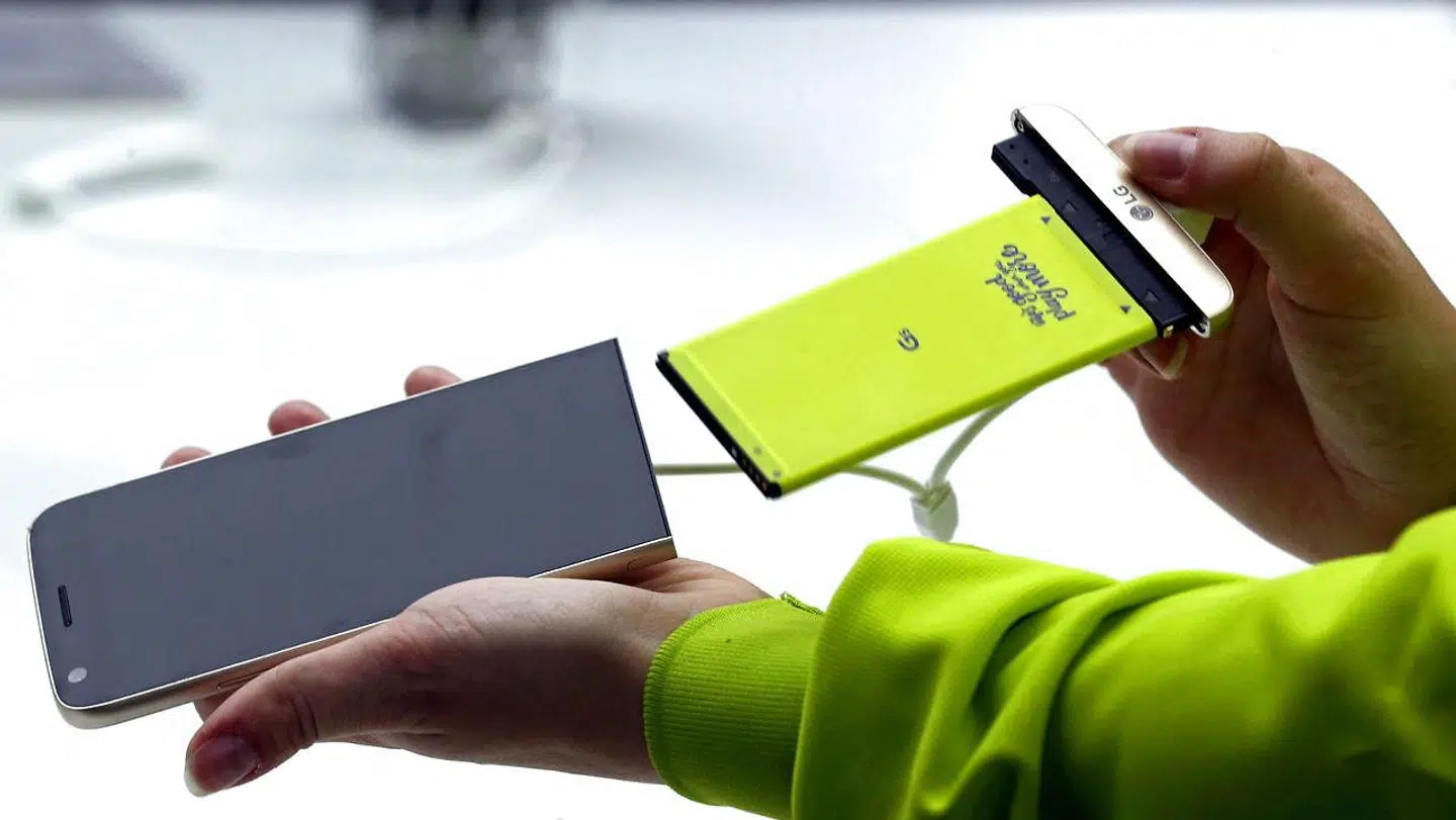 I 2015 præsenterede LG Electronics sin G5-telefon, hvor man let kunne skifte dele af den ud i et sindrigt system, så man f.eks. kunne skifte batteri, koble bedre højttalere på o.s.v.