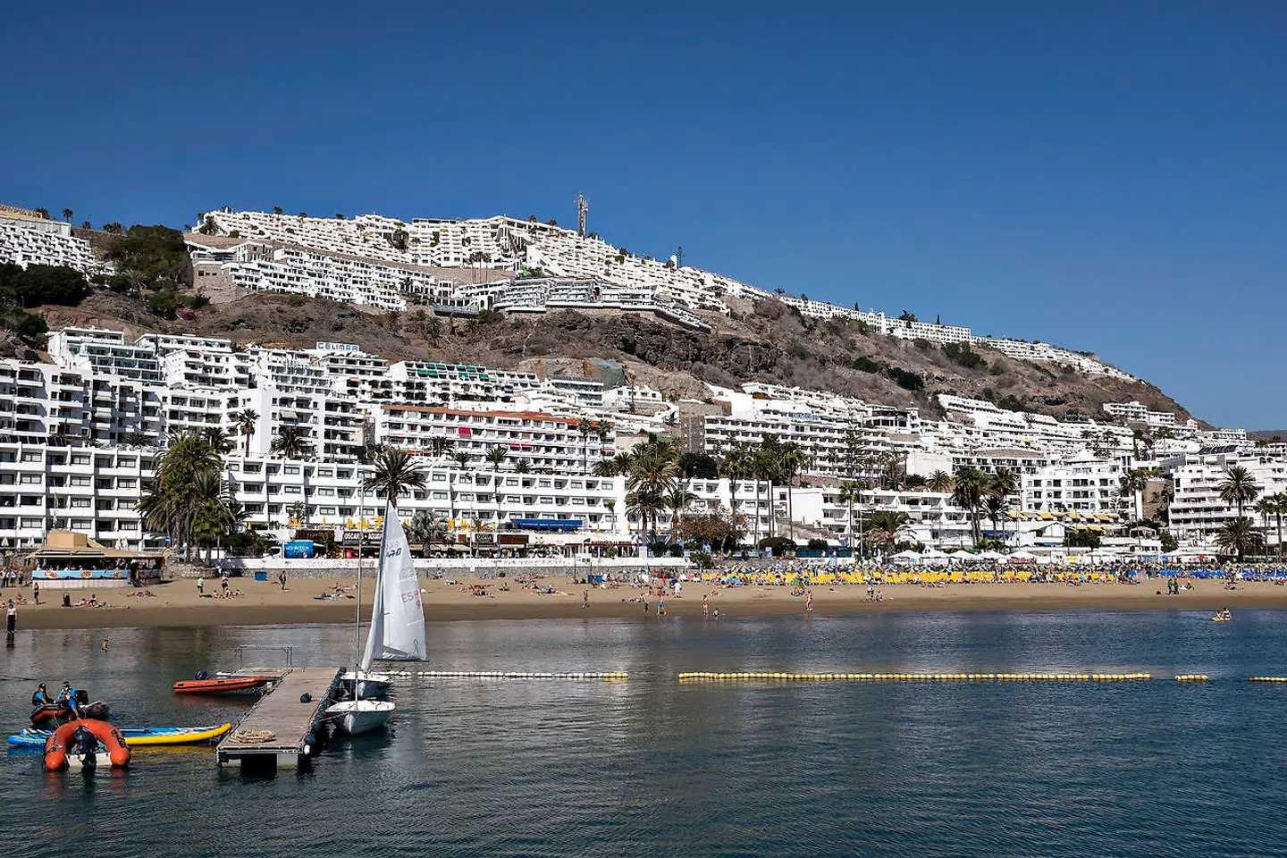 I Puerto Rico på sydkysten af Gran Canaria i Spanien har Ann Kate Øhrstrøm og hendes kæreste fundet det perfekte sted at opholde sig og arbejde fra under pandemien. »Selvom det er en ø, så er den alligevel ret meget fremme på beatet.«