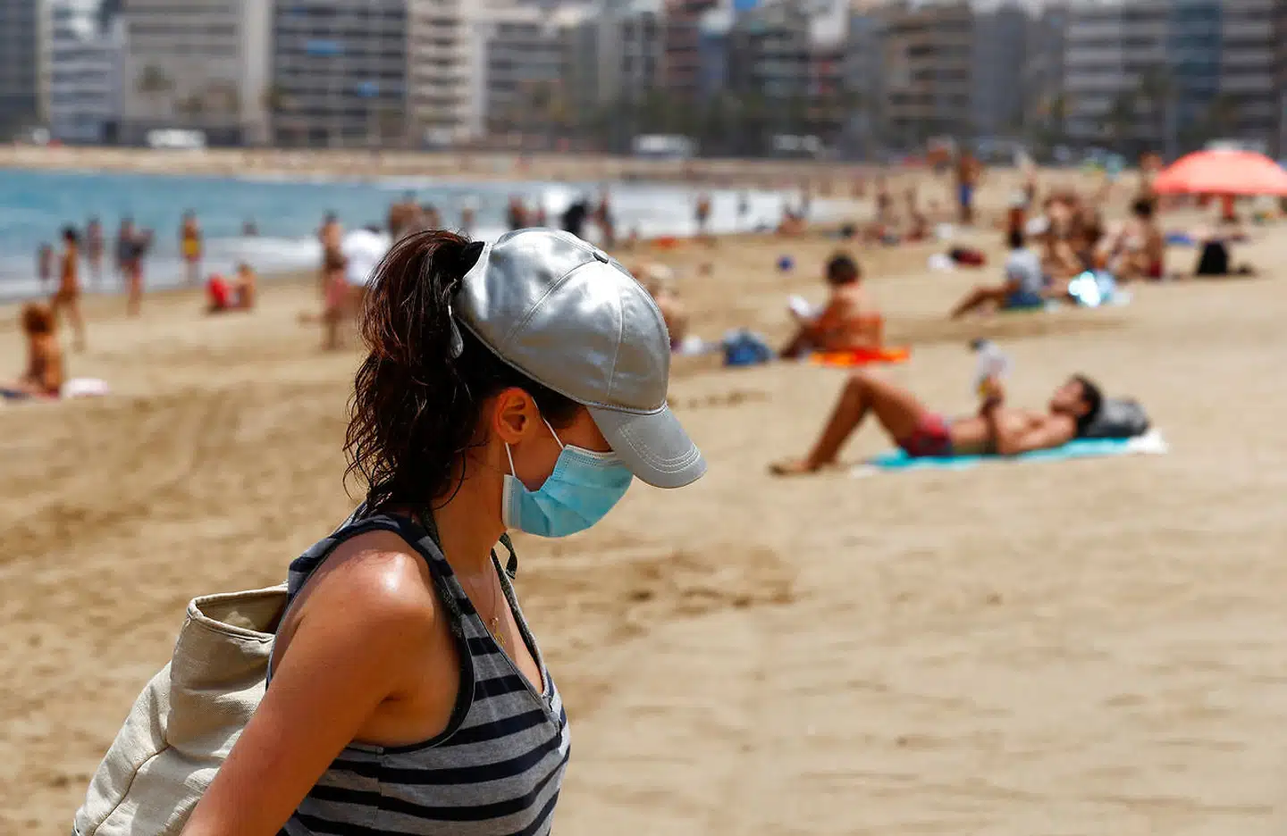 Las Canteras-stranden ligger tæt på centrum af Las Palmas, der er De Kanariske Øers største og mest kosmopolitiske by. Et uvurderligt plus, når de urbane nomader skal vælge destination for en kortere eller længere periode.