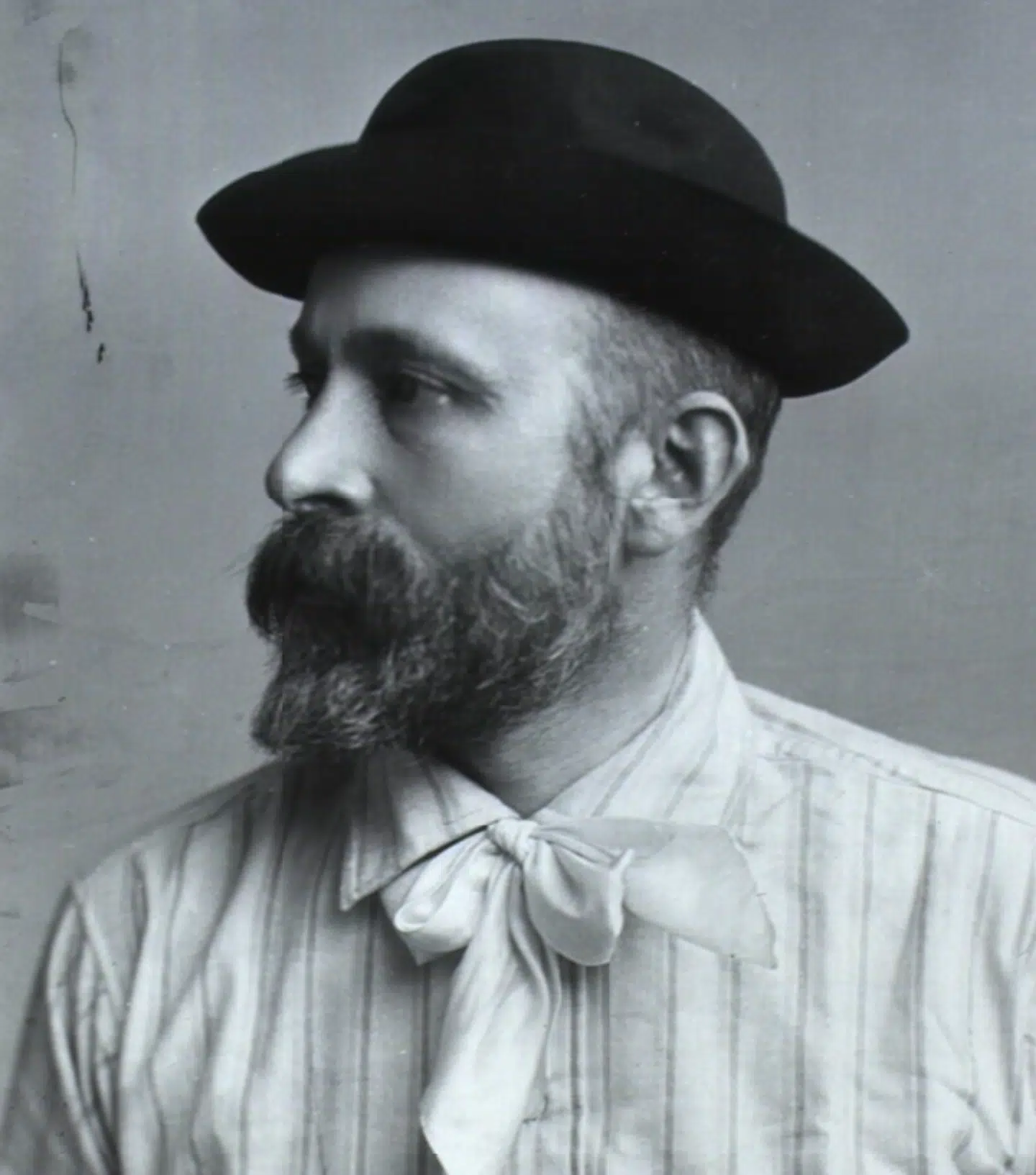 Billedhuggeren Carl Rohl-Smith var født i Danmark, men rejste til USA, fordi opgaverne i Danmark var for små.