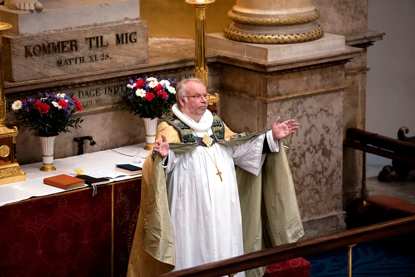 Biskop Peter Skov-Jakobsen holder gudstjenesten i Domkirken.