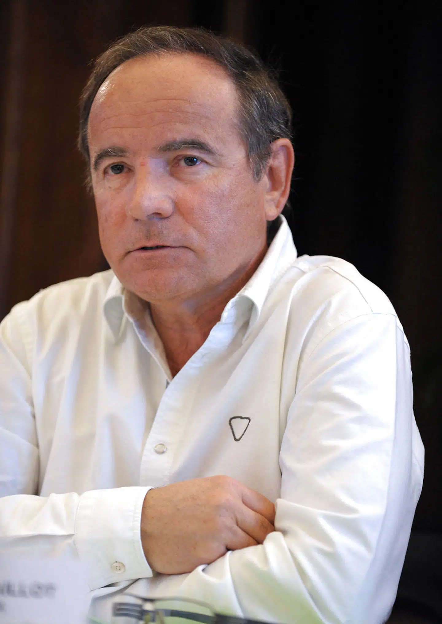 Jean-Louis Baillot var direktør for IKEA i Frankrig i en del af den periode, da den formodede ulovlige overvågning af ansatte fandt sted. Han måtte forlade den svenske møbelgigant efter afsløringerne, men har konsekvent afvist at kende noget til et »spionsystem«.