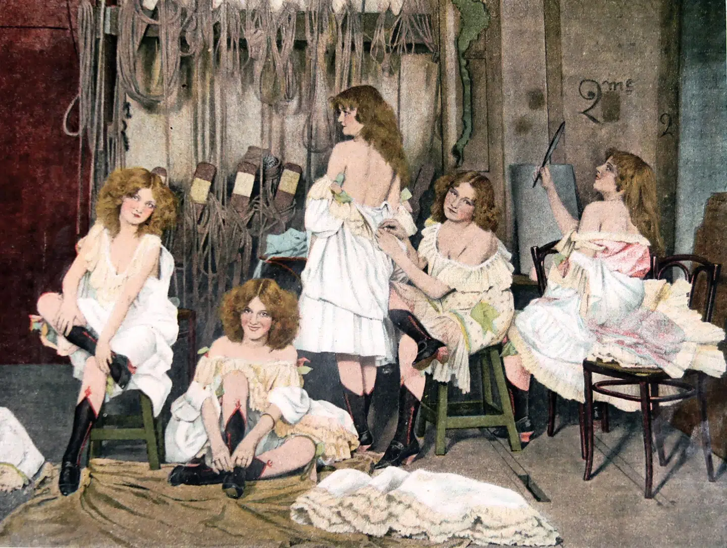 Barrison-søstrene var så frække, at det var dem forbudt at optræde i København, hvor de ellers var født. Men i de europæiske storbyer var de fantstisk populære. Her ses de godt afklædte parat til at chokere publikum.«