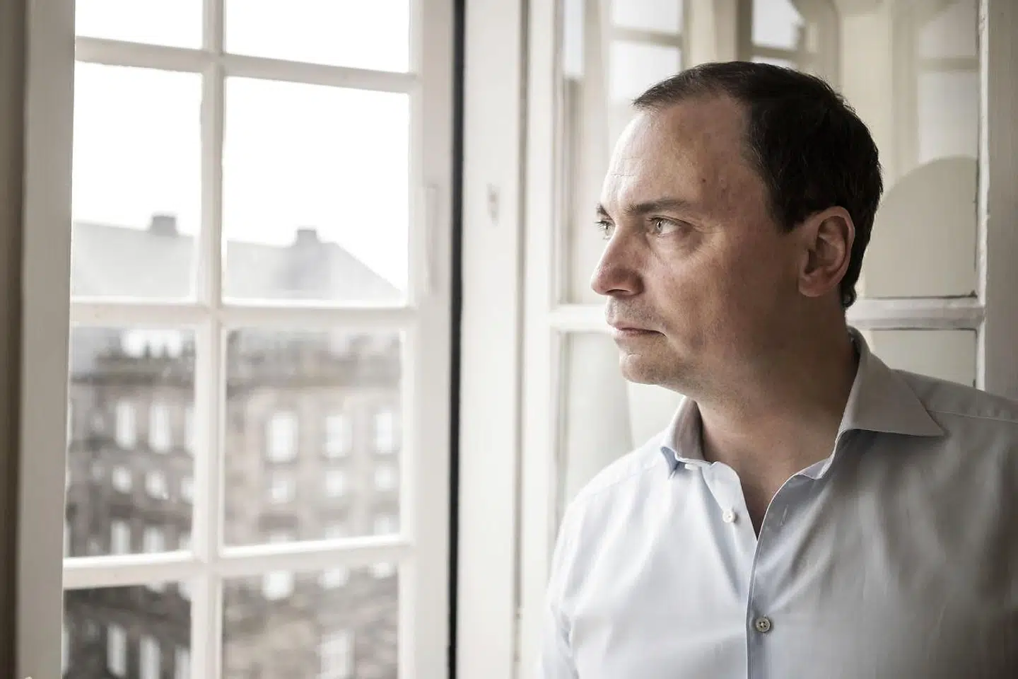 »Ahlers var slået hjem fra start. Ikke fordi han ikke forsøgte at tale sin sag, men simpelthen fordi det i en dansk offentlighed efter et år med konkurser, fyringer og enorm usikkerhed for særligt små erhvervsdrivende ikke er gangbart at hylde det private initiativ,« skriver Lotte Hansen.