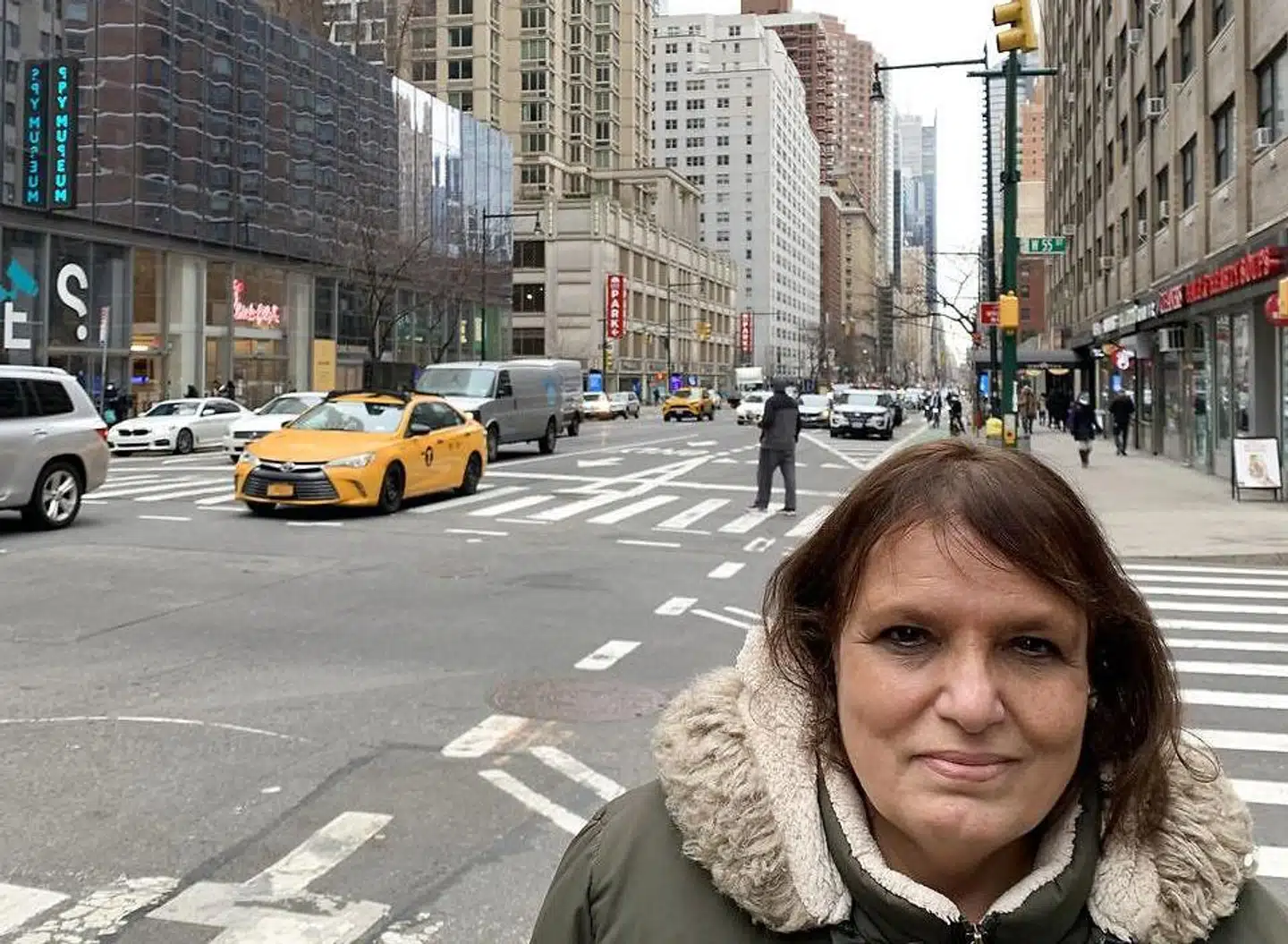 Der er fortsat ikke mange mennesker og megen trafik i New York. Men Mary Dreyfuss er optimistisk på sin bys vegne.