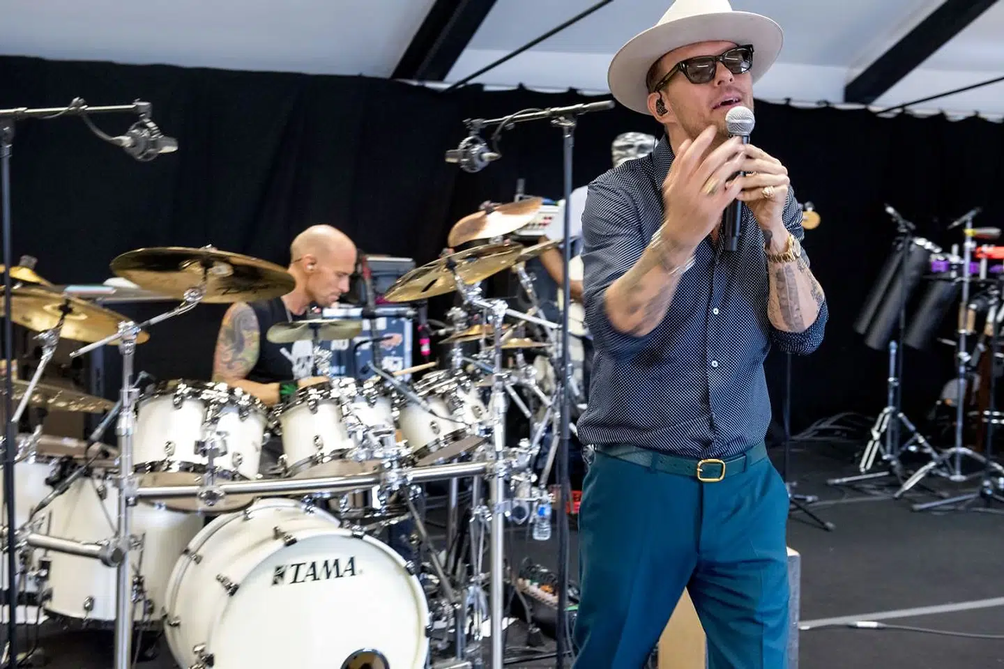 Matt Goss og hans tvillingebror, Luke Goss, er skildret i dokumentaren, der kan ses hos DR under navnet »Bros: Popsensationen er tilbage!«.