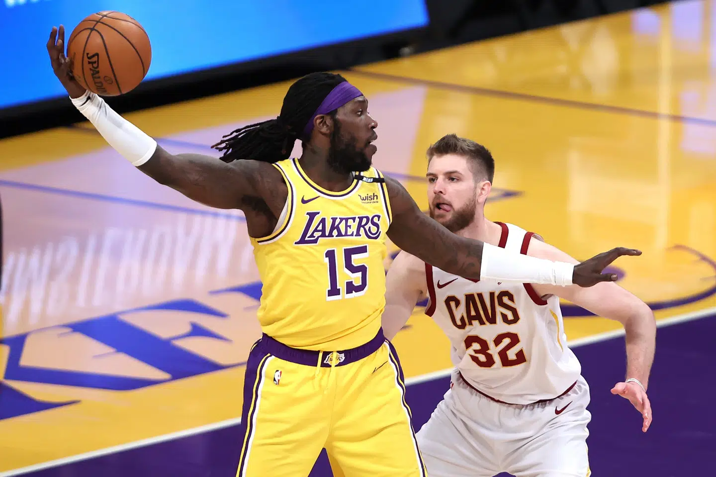 Montrezl Harrell (tv.) kom ind fra bænken og scorede 24 point i Los Angeles Lakers' sejr over Cleveland Cavaliers. Sean M. Haffey/Ritzau Scanpix