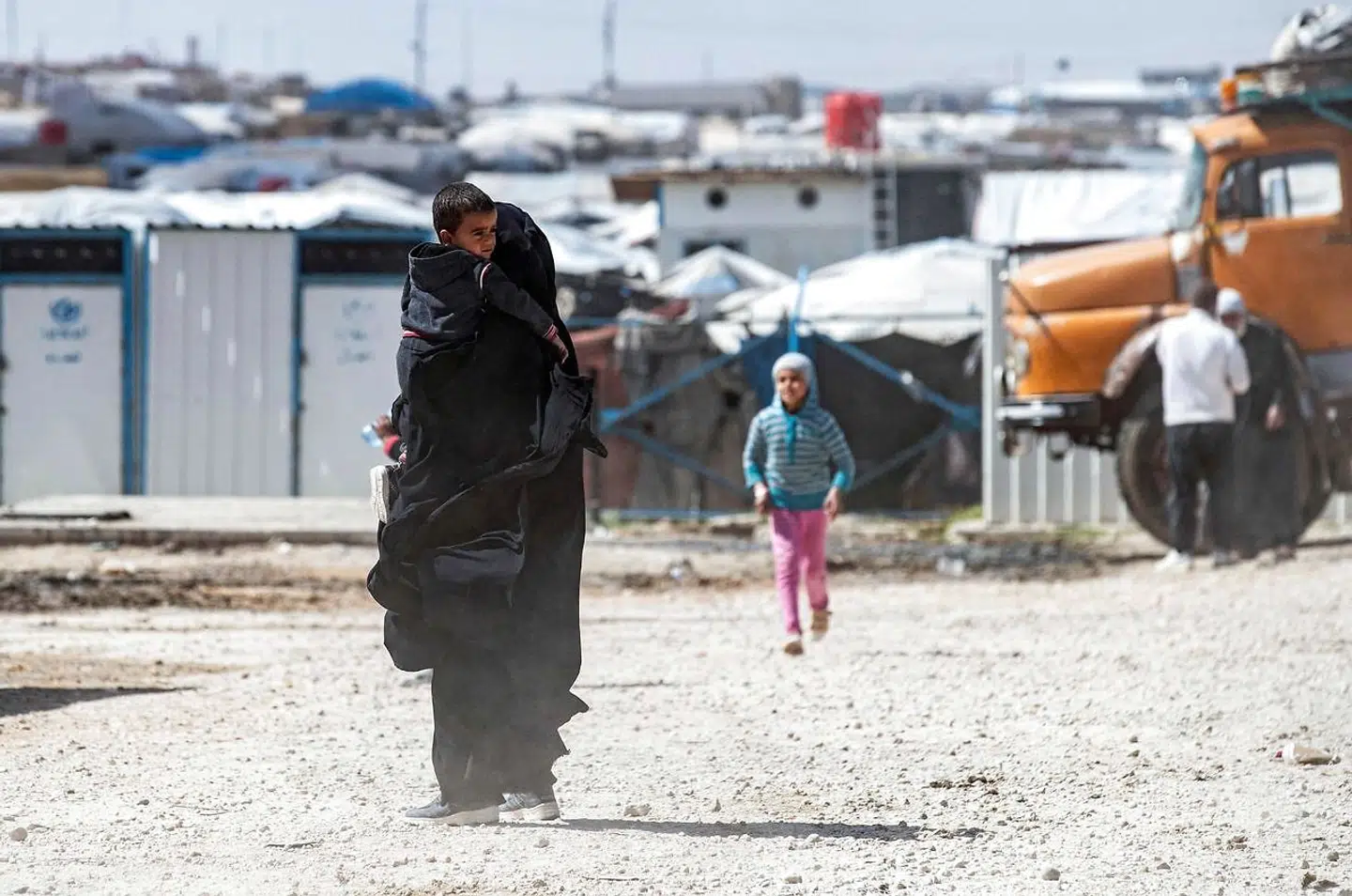 Hvis en dansk kvinde har født børn og lavet mad til en IS-Jihadist, kan hun, ifølge strafferetsekspert Jørn Vestergaard, godt blive dømt for terrorisme i en retssag i Danmark.