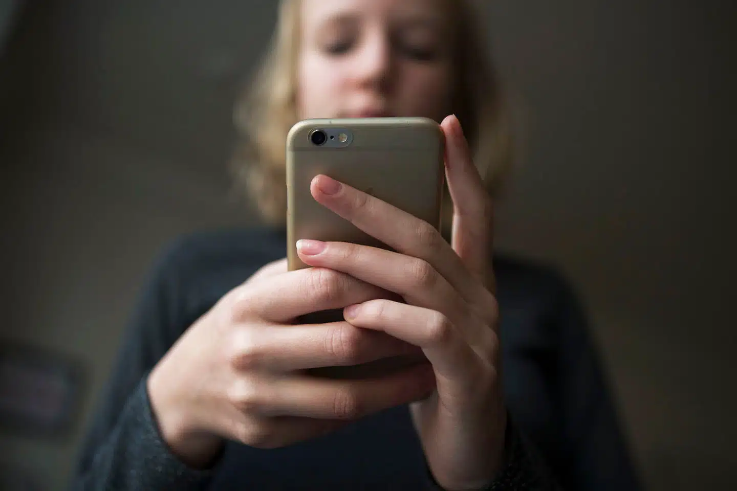 MODELFOTO: I Tyskland kan medier som Facebook og Snapchat risikere bøder på op mod 50 millioner euro, hvis ikke de inden for bestemte frister sletter ulovligt indhold, der svømmer rundt på deres sider.