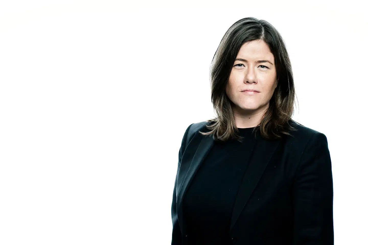 Pernille Holbøll blev for nylig konstitueret som ansvarshavende chefredaktør på Ekstra Bladet. Sammen med chefredaktør Kristoffer Eriksen har hun besluttet at lukke ned for debatforrumet Nationens anonyme kommentarspor.