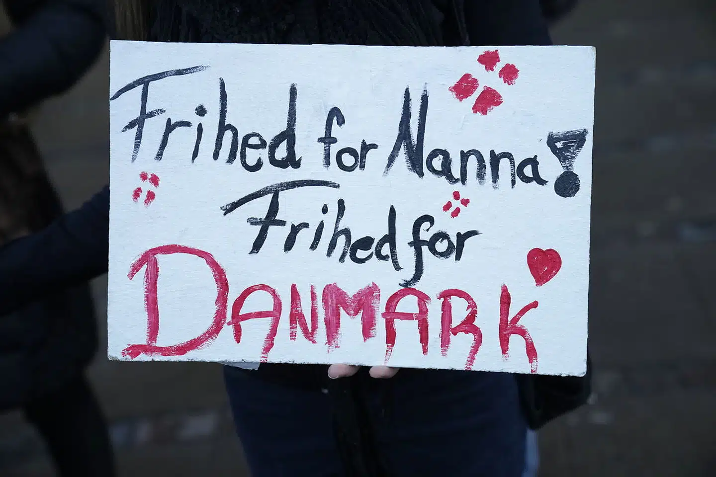 En støttedemonstration blev afholdt i København lørdag den 13. marts til støtte for den kvinde, som dagen forinden var blevet idømt to års fængsel for under en Men in Black-demonstration at have holdt en tale, som ifølge retten opfordrede til vold.