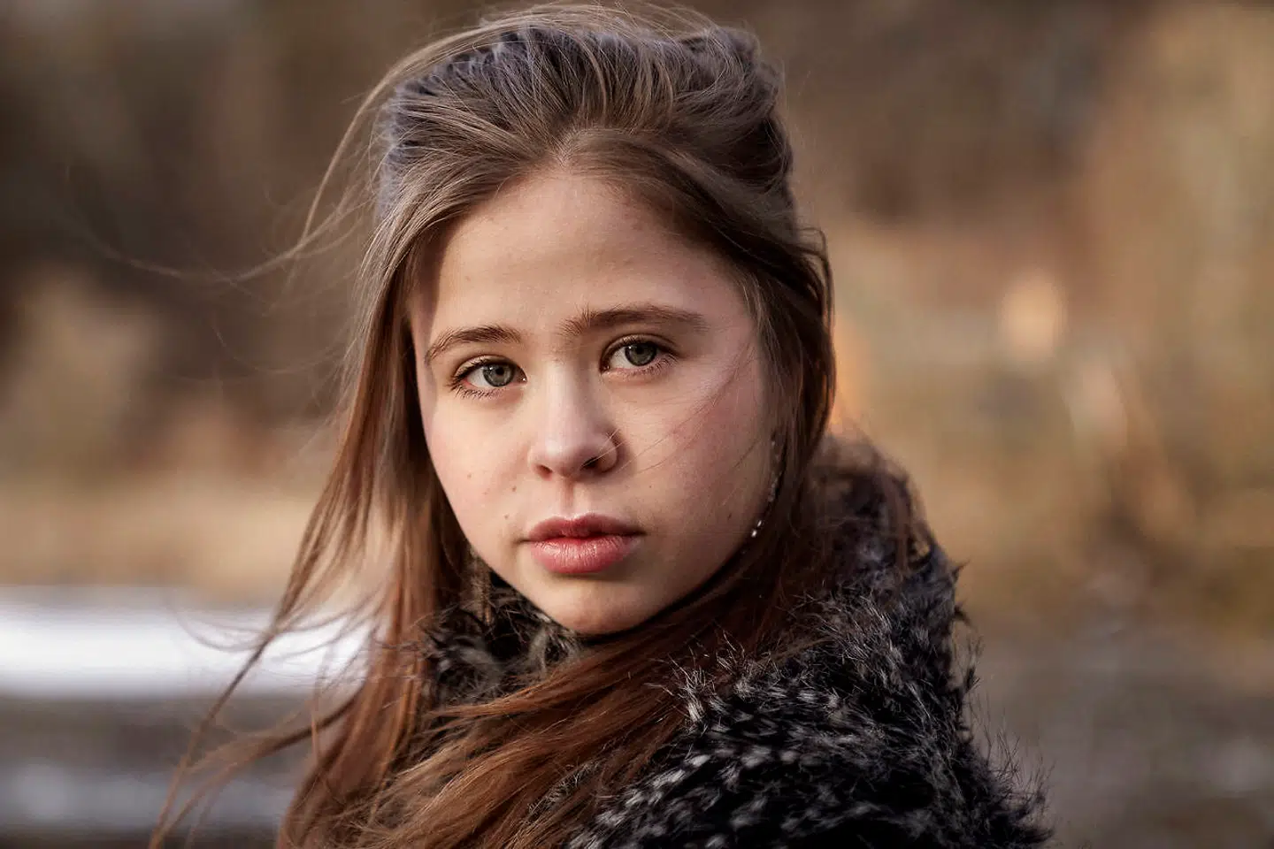 Rebekka Ravn er frustreret over, at hun nu kan komme i skole, men alligevel skal blive hjemme, fordi hun skal skrive SRP (studieretningsprojekt).