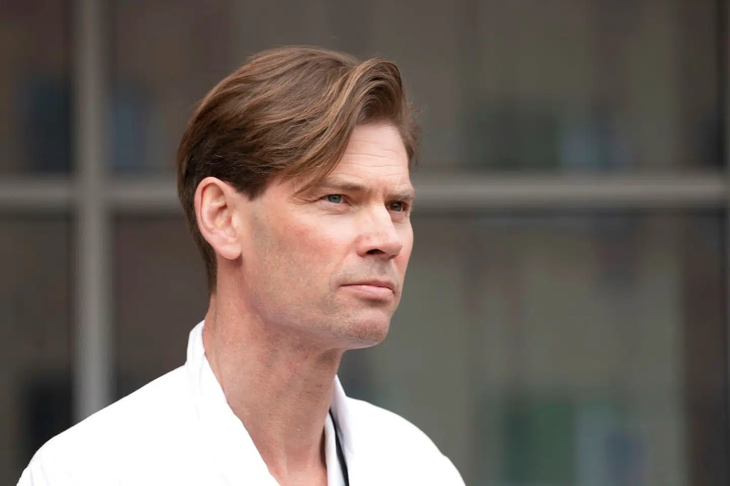 Overlæge, professor Pål Andre Holme fra Rikshospitalet i Oslo meddelte torsdag, at der udenfor enhver tvivl var en direkte sammenhæng mellem AstraZeneva-vaccinen og de norske tilfælde af alvorlige bivirkninger. En uventet, alvorlig immunreaktion hos de ramte nordmænd har ført til en kombination af blodpropper og et lavt antal blodplader.