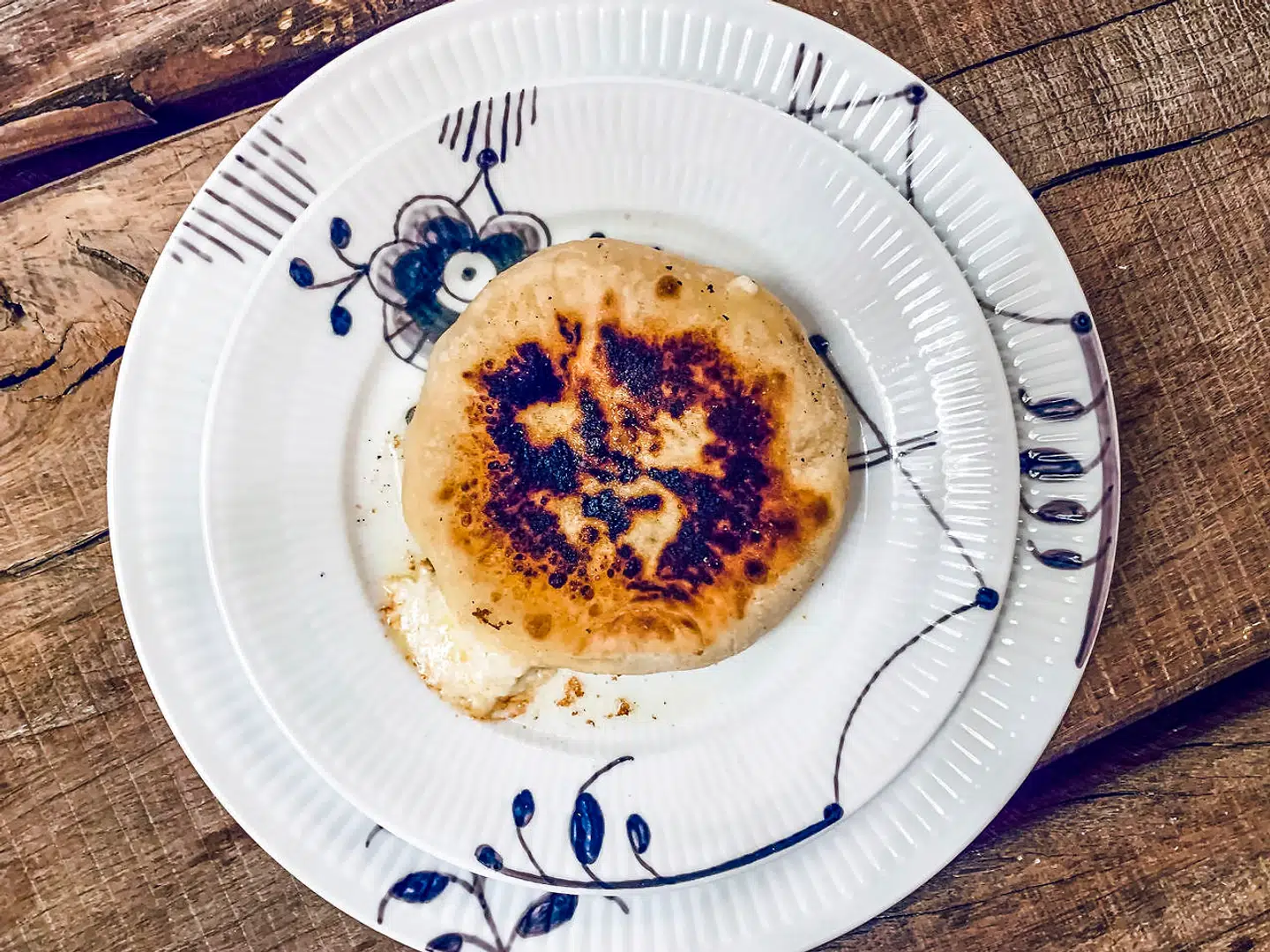 Khachapuri - georgisk ostebrød.