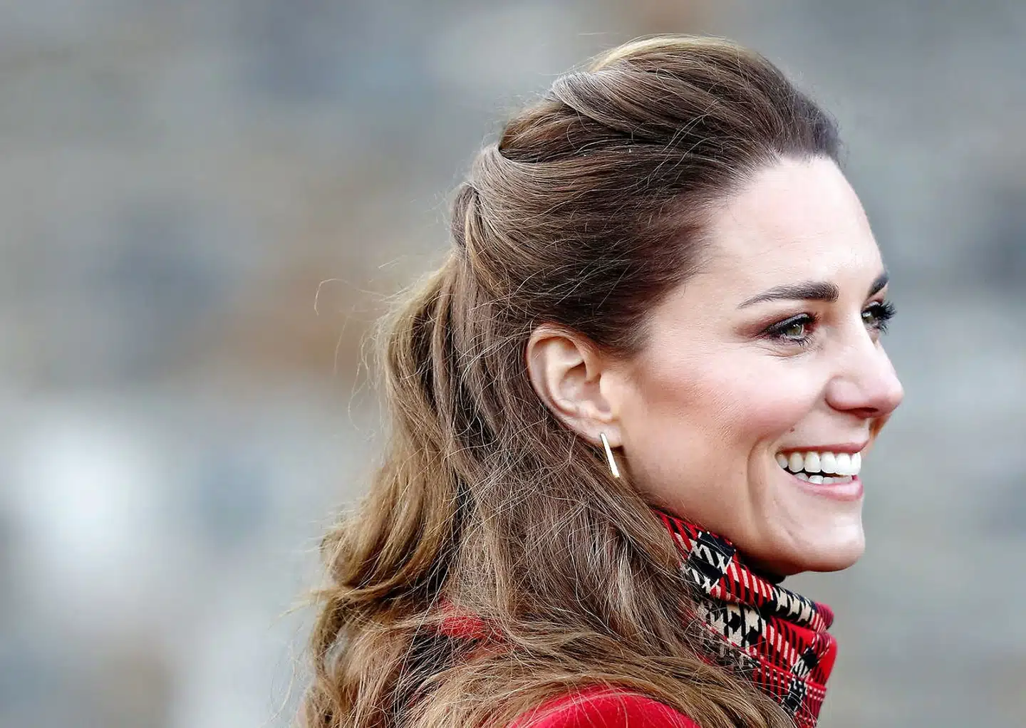 På venstrefløjen siger kritikerne, at hertuginde Kate (billedet) havde brug for at stive sit image af efter interviewet med Meghan og Harry i sidste uge. Og så løb hun med deres sag.