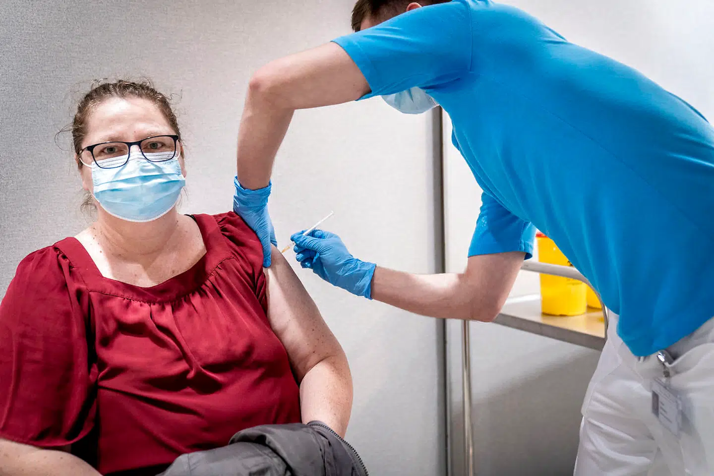 Millioner af vacciner og millioner af test. Corona har trukket lange og dyre spor i sundhedsvæsenet, viser kortlægning.