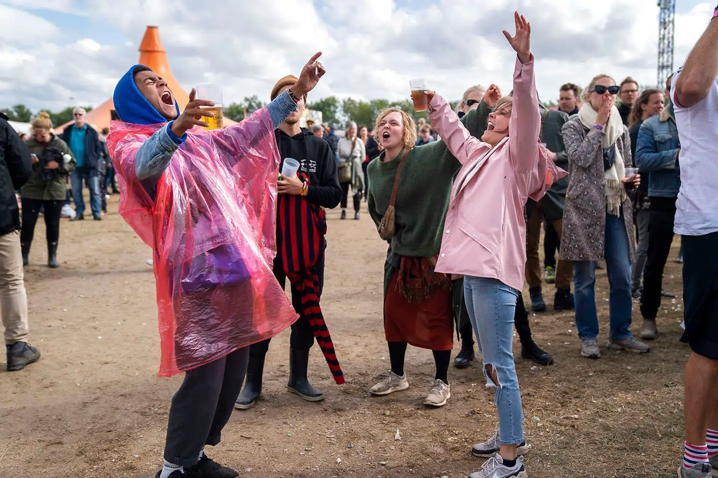 I aftalen understreges det også, at der stadig er stor usikkerhed omkring, hvorvidt Roskilde Festival og andre sommerarrangementer kan afholdes.