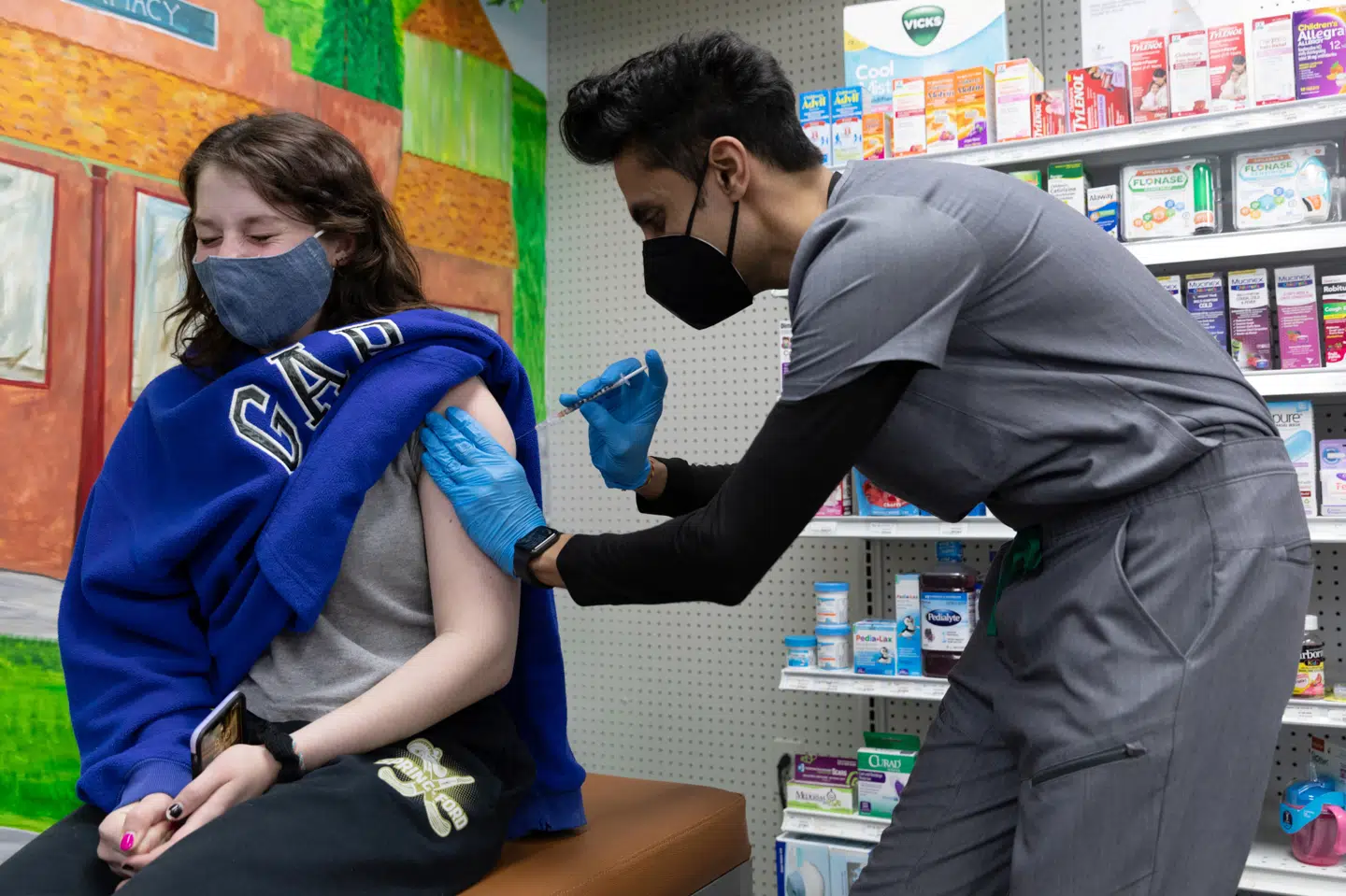 Forskere er bekymret over, at mange unge mellem 16 og 30 år har vejrtrækningsproblemer og hukommelsessvigt et halvt år efter, at de har været smittet med coronavirus. (Arkivfoto) Hannah Beier/Reuters