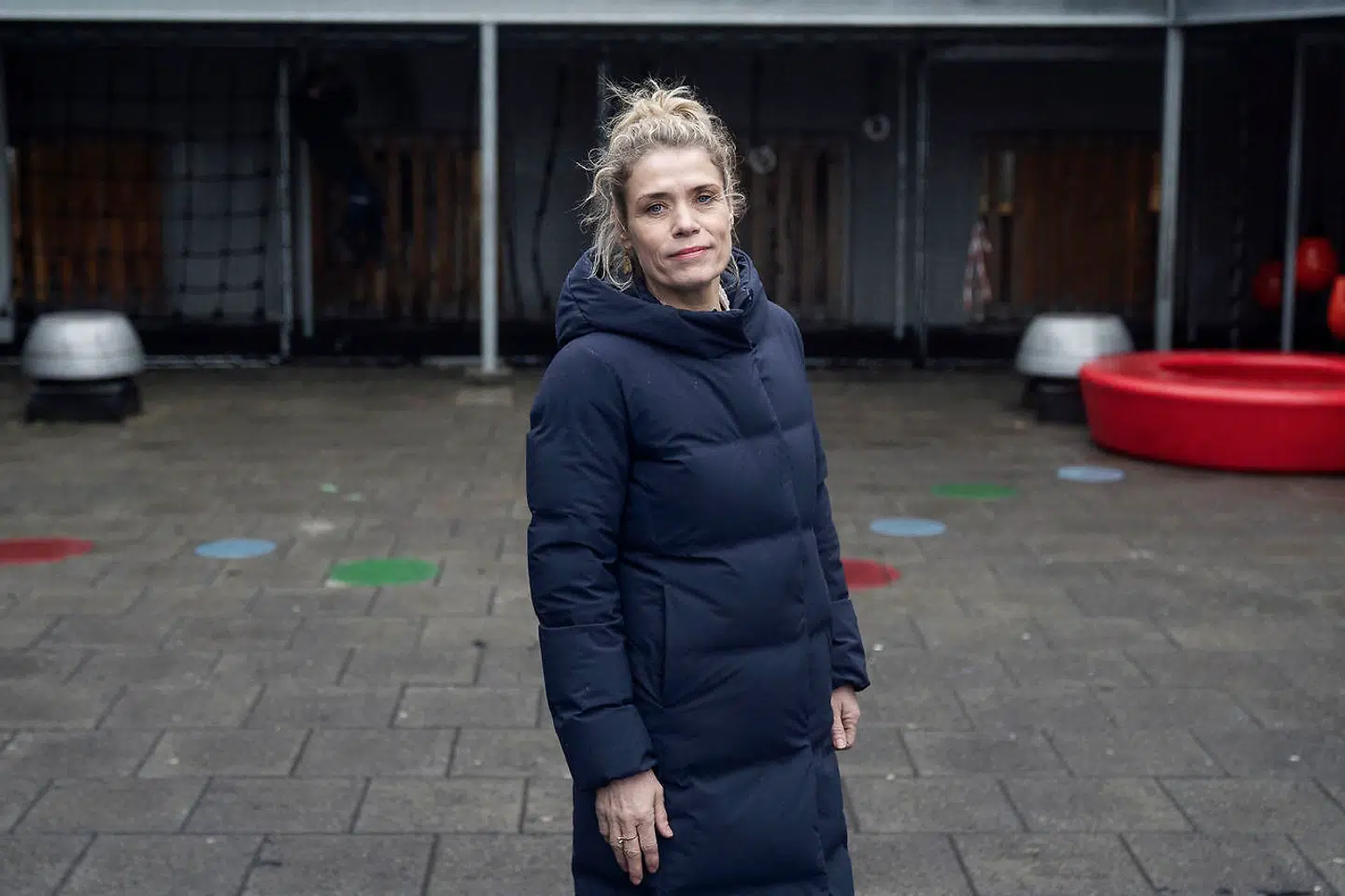 Skoleeleverne i 5.-9. klasse på Skolen på Grundtvigsvej i København skal have fysisk undervisning på udendørsarealet ved Københavns Universitet, på fortovsarealet foran skolen og i en park på Frederiksberg. »Det er ikke optimalt,« lyder vurderingen fra skoleleder Lise Ammitzbøll La Cour.