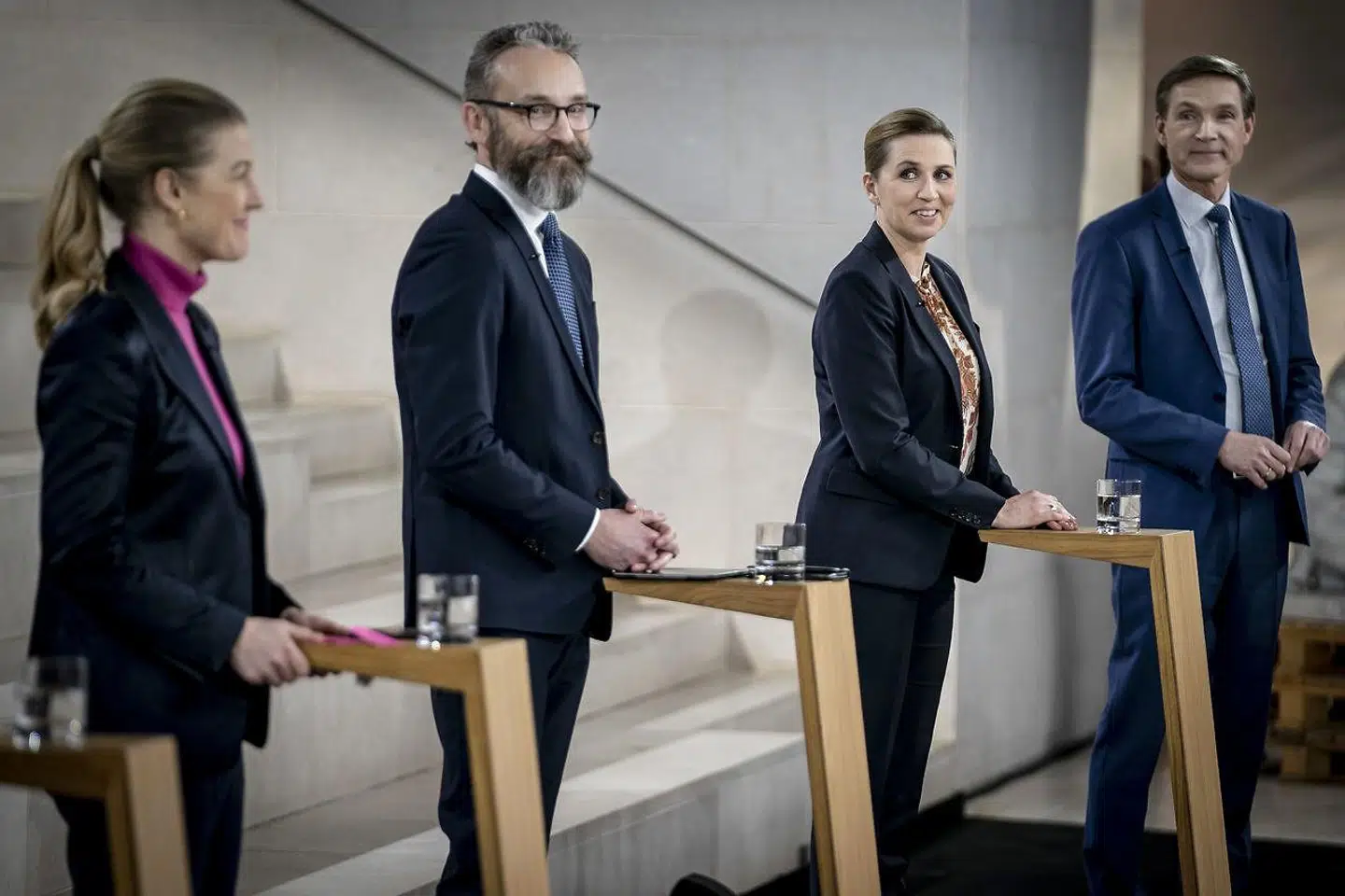 »Jeg er enig i, at når alle over 50 er vaccineret, så kan vi i princippet have et åbent Danmark,« siger Mette Frederiksen under torsdagens partilederdebat.