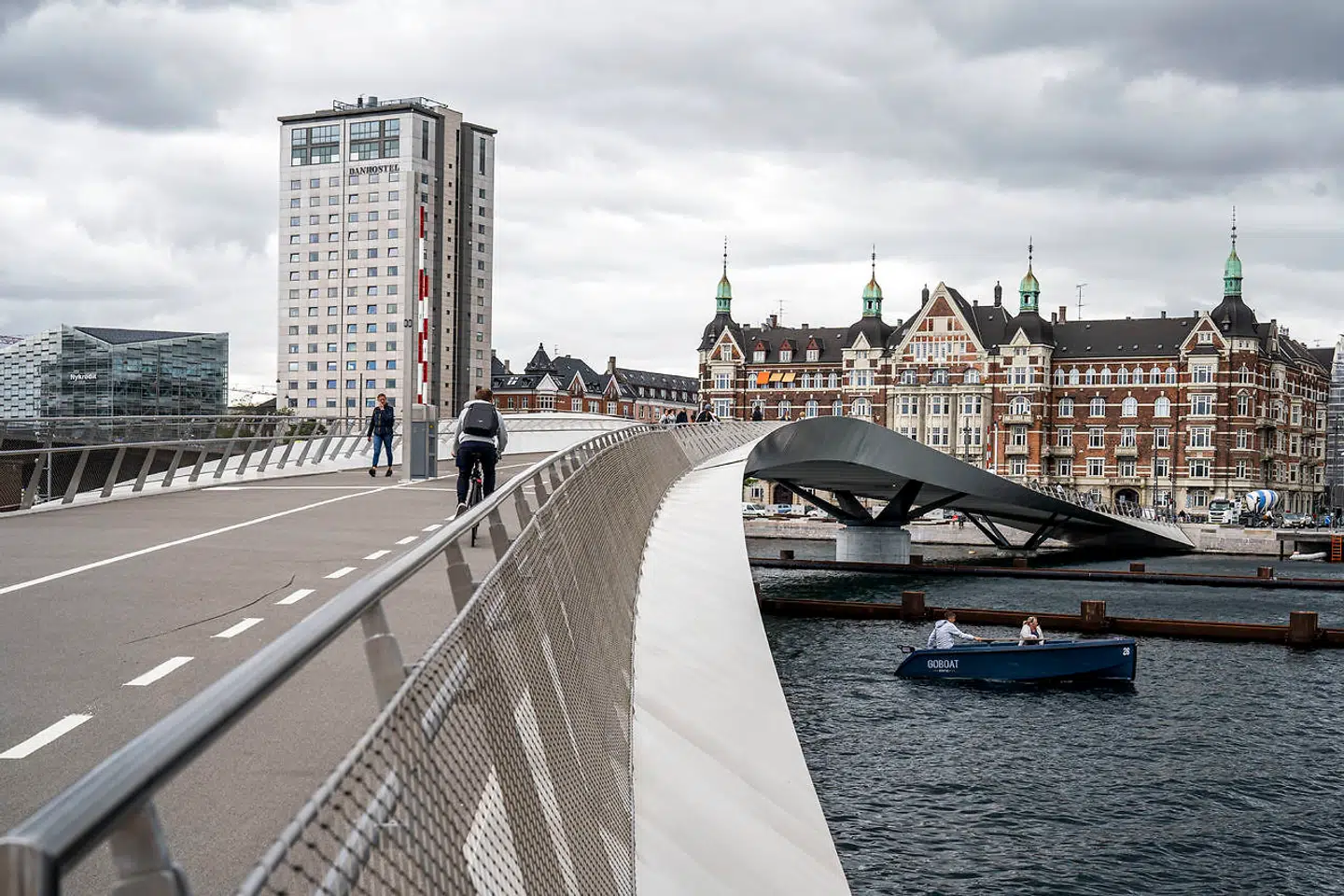 Lille Langebro. Hædret for sin yndefuldhed.