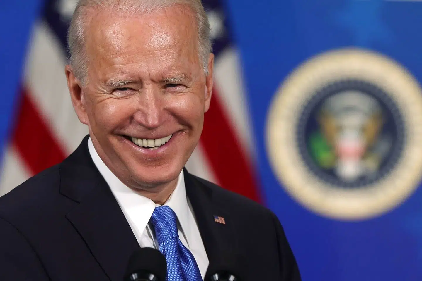 Det kører for Joe Biden. Hans hjælpepakke er vedtaget, han foretager vaccineindkøb i stor stil og har en stor tv-tale på vej. Men problemerne lurer i horisonten.