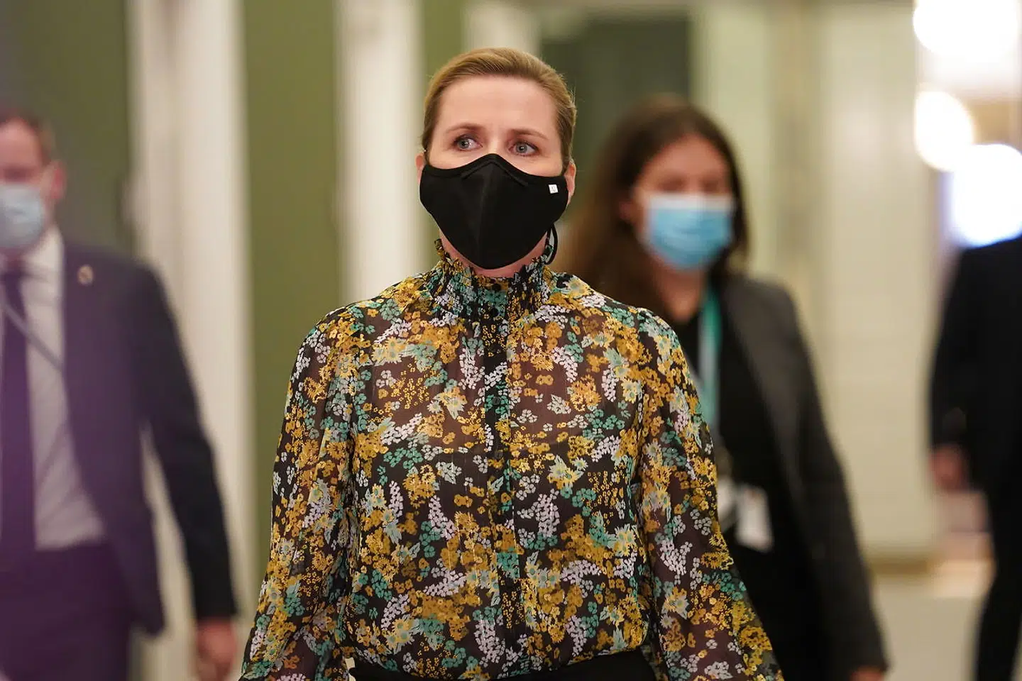 Om godt to uger kan landets borgere, virksomheder og kulturliv forvente at få svar på, hvornår resten af samfundet åbner igen. Det meddelte Mette Frederiksen (S) onsdag.