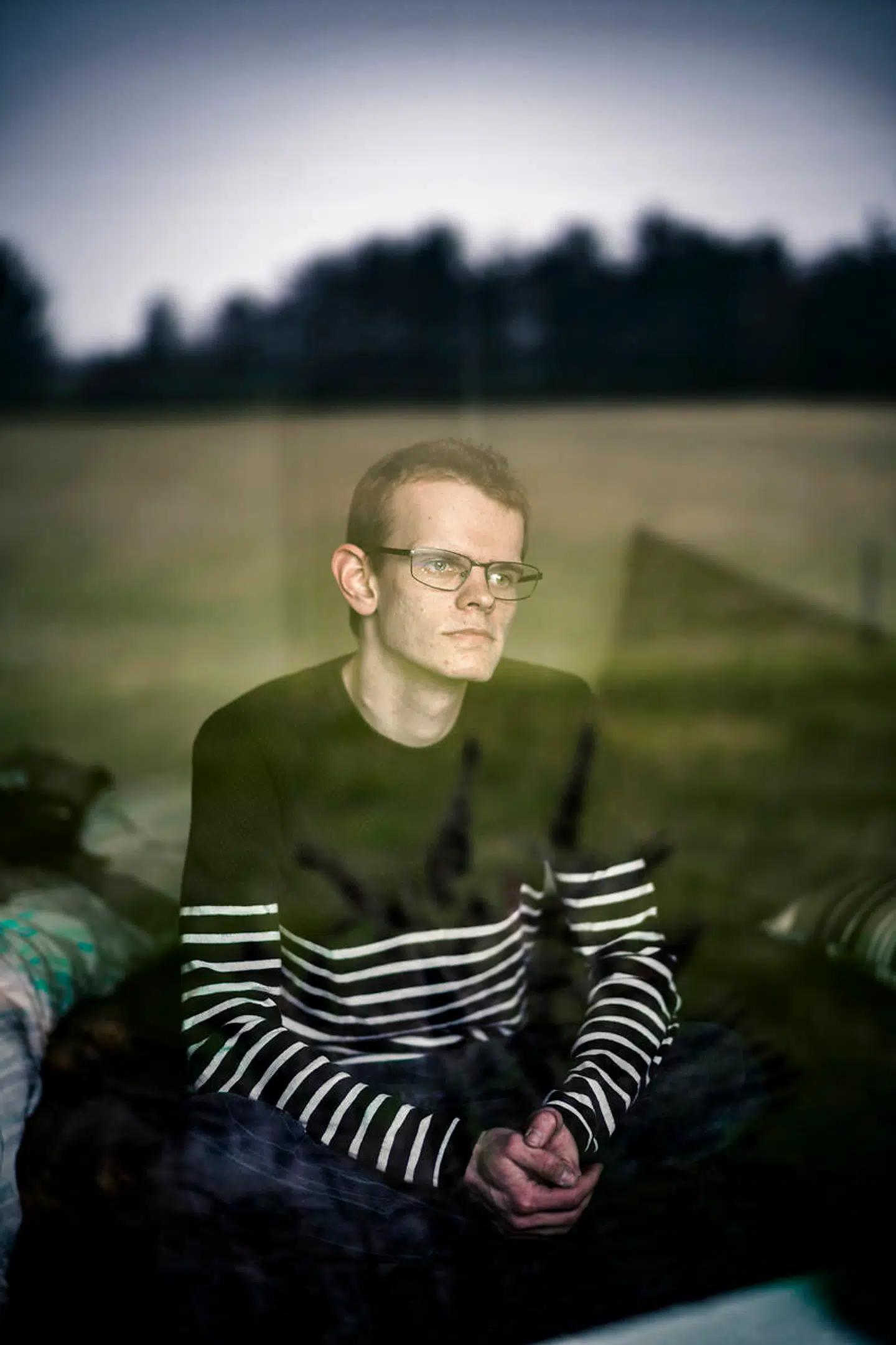 Jeg har døjet med ensomhed før, og jeg er overrasket over, at der er så mange, der har oplevet ensomhed under coronakrisen. Jeg håber, at det kan bryde tabuet, hvis flere vælger at stå frem med deres oplevelser med ensomhed,« siger Mads Dam Kristiansen.