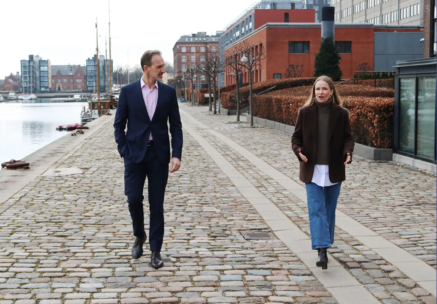 Interesseorganisationen Kvindeøkonomien har netop indgået en samarbejdsaftale med aktieforvalteren C Worldwide om et årligt sponsorat de næste fem år. På billedets ses Kvindeøkonomiens forkvinde, Eva Svavars, sammen med Bo Knudsen, som er adm. direktør i C Worldwide. PR-foto