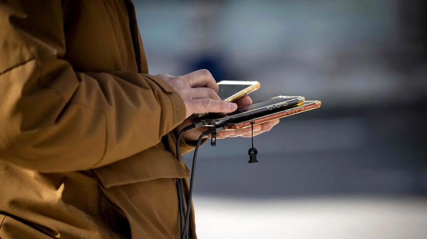 Smartphones, der stjæles i posten eller fra butikker, bliver værdiløse, når de af teleselskaberne kan spærres på afstand, så de ikke er i stand til at gå på mobilnettet overhovedet, uanset hvor i verden de befinder sig.