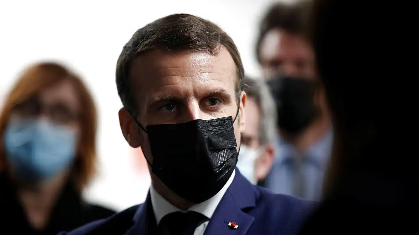 Frankrigs præsident, Emmanuel Macron, er presset af en sløv start på det franske vaccineprogram. Fransk økonomi står dog fortsat godt rustet til et opsving efter genåbningen.