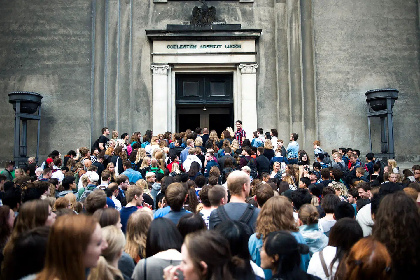 »Identitetspolitikken trives særligt på universiteterne, hvor den har sine egne beskyttede, skattefinansierede centre, der udklækker identitetspolitiske stormtropper med regnbueflag og wokeness,« skriver Eva Selsing.