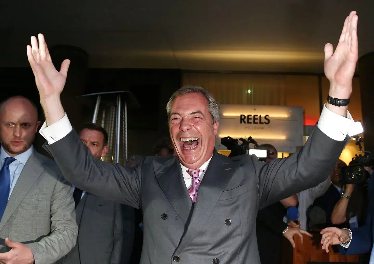 Richard Tice overtager posten som leder af partiet efter Nigel Farage, der her ses i 2016, hvor han reagerer på nyheden om, at Storbritannien har stemt ja til at forlade EU.