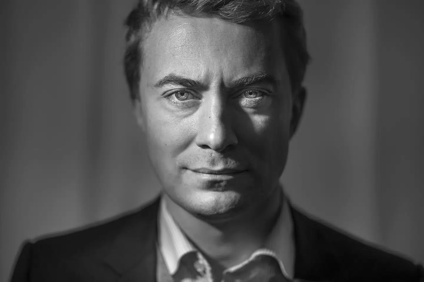 »Vi har som politikere selvfølgelig en interesse i, at forskning er forskning, og at der ikke er nogen, der misbruger en forskningsrolle til at bedrive politik. Det kan de gøre i deres fritid, eller når de er blevet pensioneret,« siger Morten Messerschmidt, næstformand for Dansk Folkeparti.