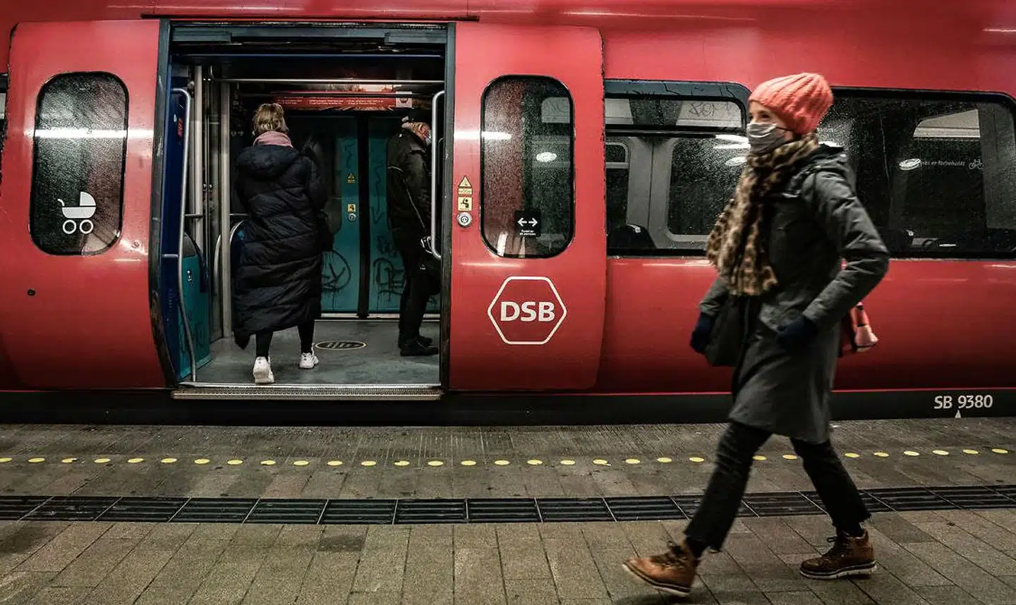 Får man en bøde i S-toget, og undlader man at betale den, kan man nu blive trukket en procentdel i løn hver måned, indtil bøden er afdraget.
