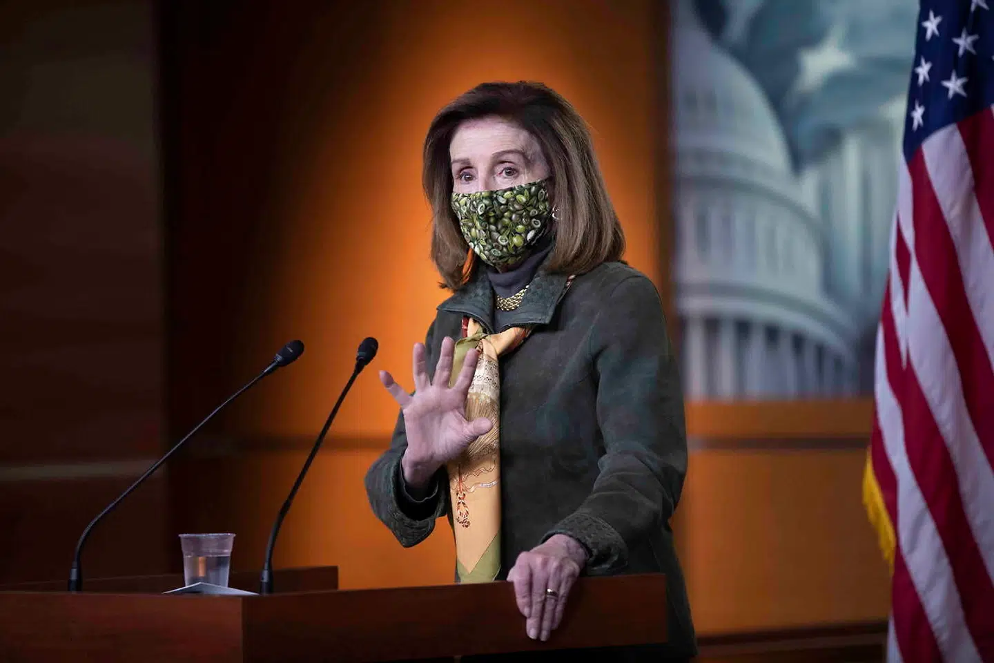 Richard Barnett brød ind på formand for Repræsentanternes Hus, Nancy Pelosis, kontor under stormløbet mod Kongressen. Barnett påstår i retten, at han ikke bliver behandlet »fair«.