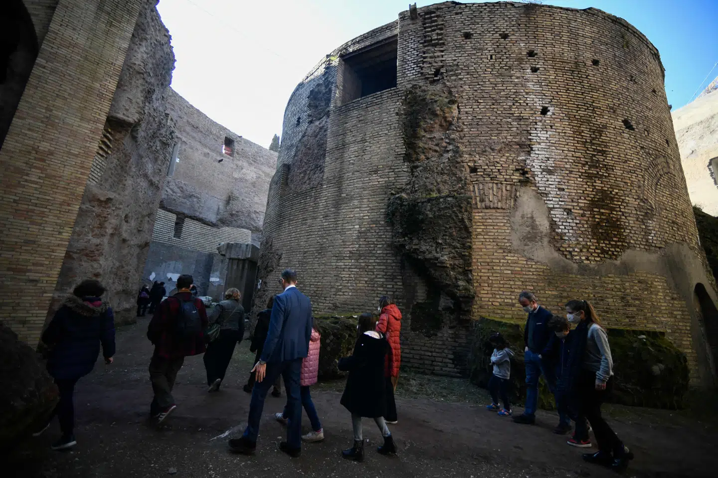Folk besøger kejser Augustus' mausoleum denne uge i Rom. Filippo Monteforte/Ritzau Scanpix